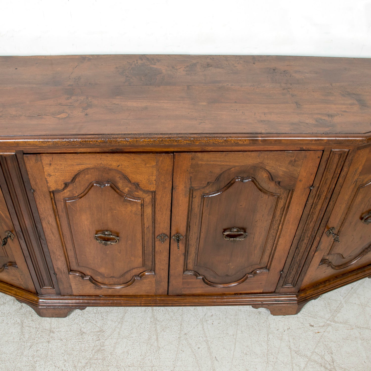 19th Century Italian Credenza Scantonata in Walnut