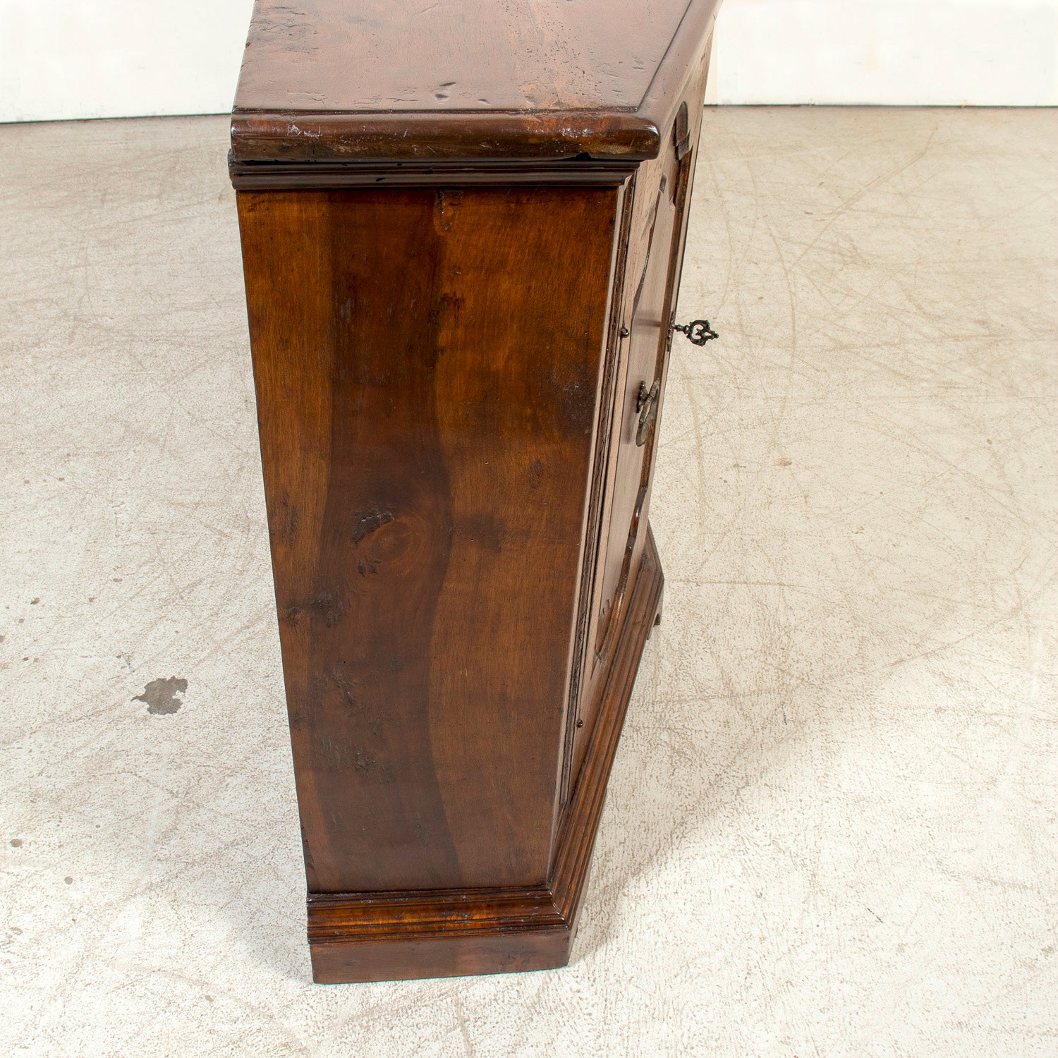 19th Century Italian Credenza Scantonata in Walnut