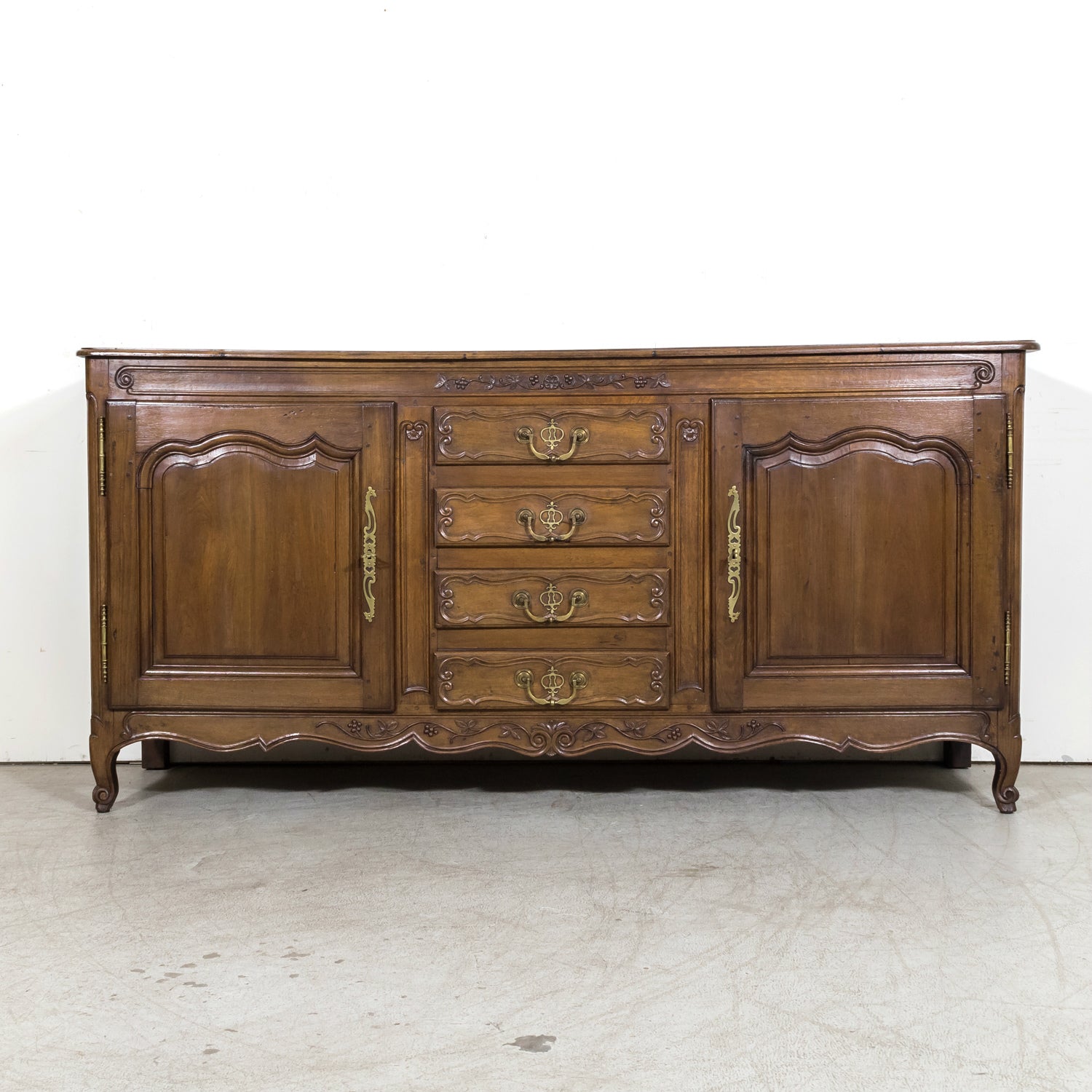 Early 19th Century French Country Louis XV Style Carved Oak Enfilade Buffet