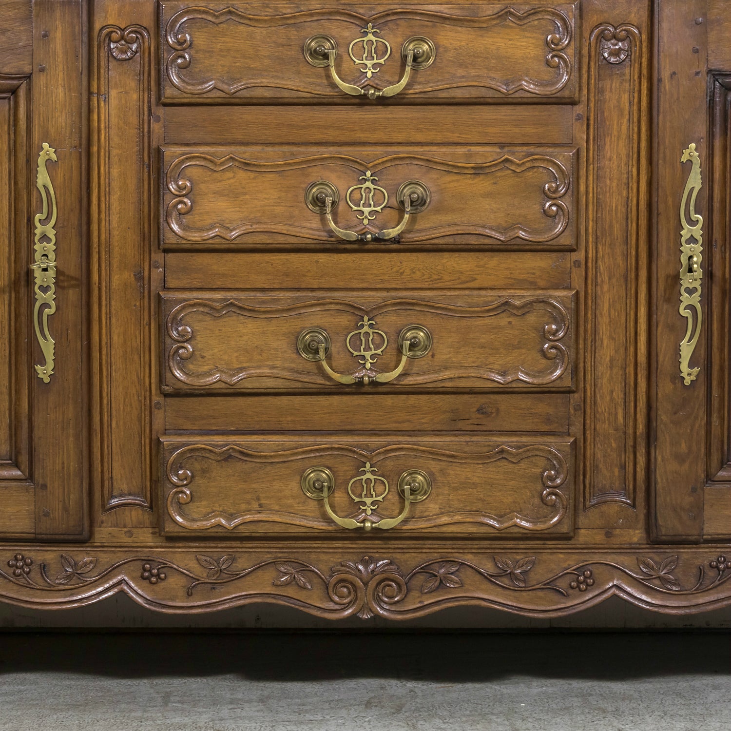 Early 19th Century French Country Louis XV Style Carved Oak Enfilade Buffet