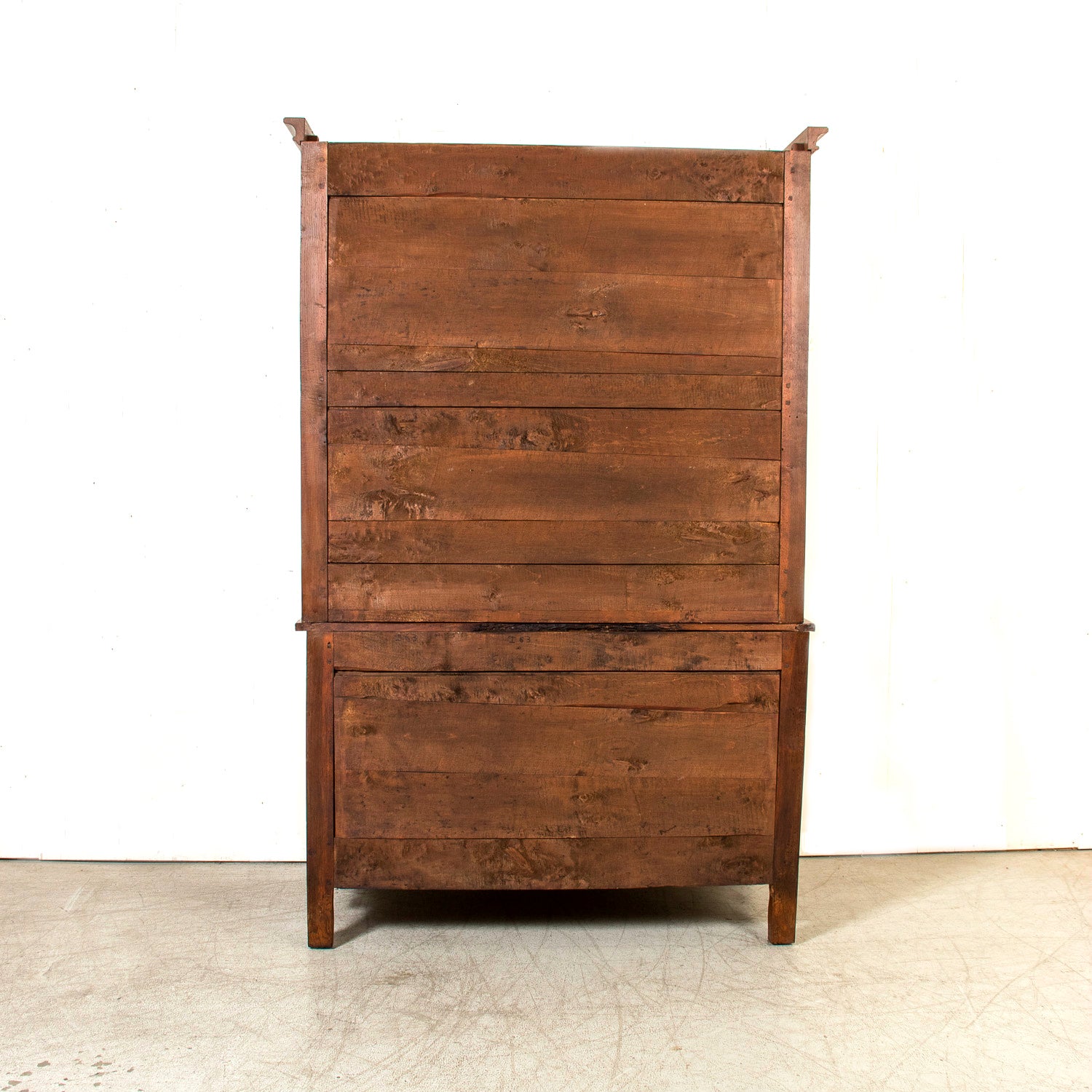 19th Century French Louis XV Style Walnut and Burl Walnut Buffet Deux Corps