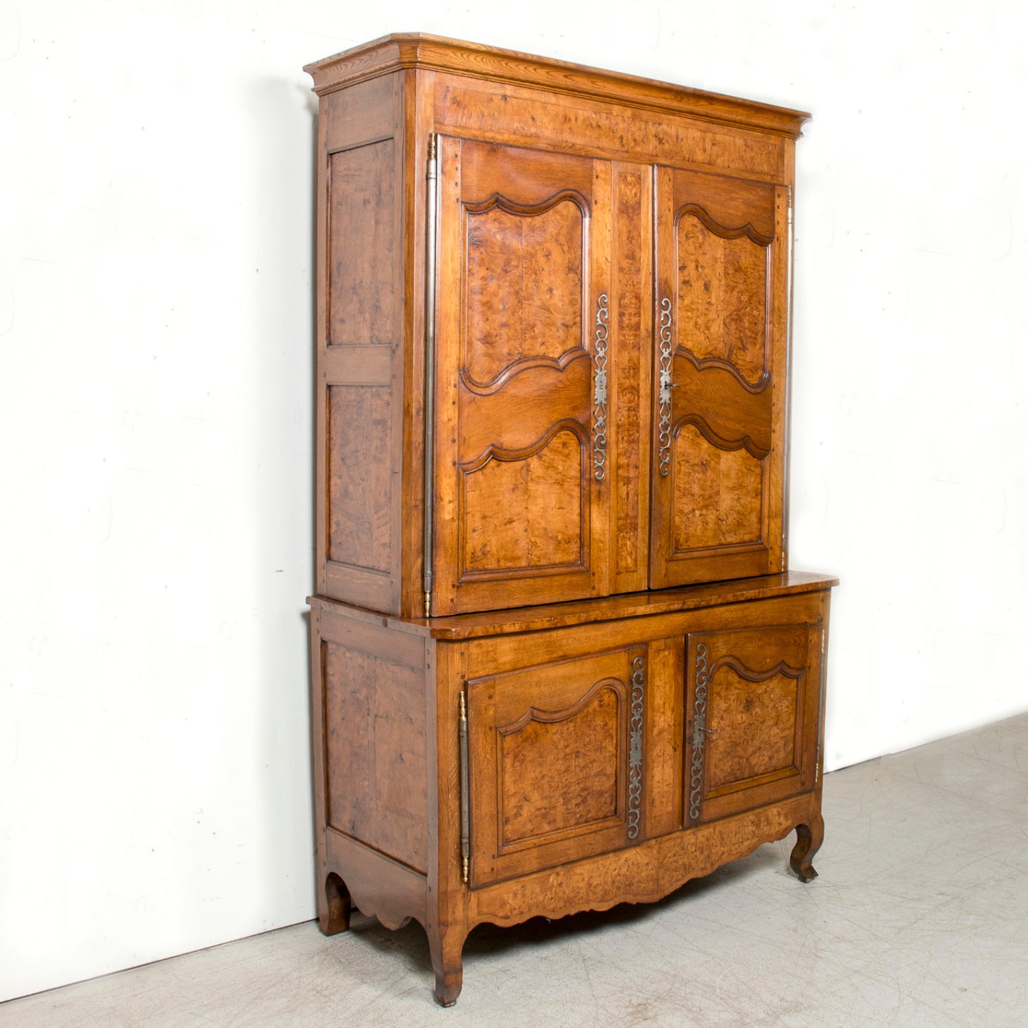 19th Century French Louis XV Style Walnut and Burl Walnut Buffet Deux Corps