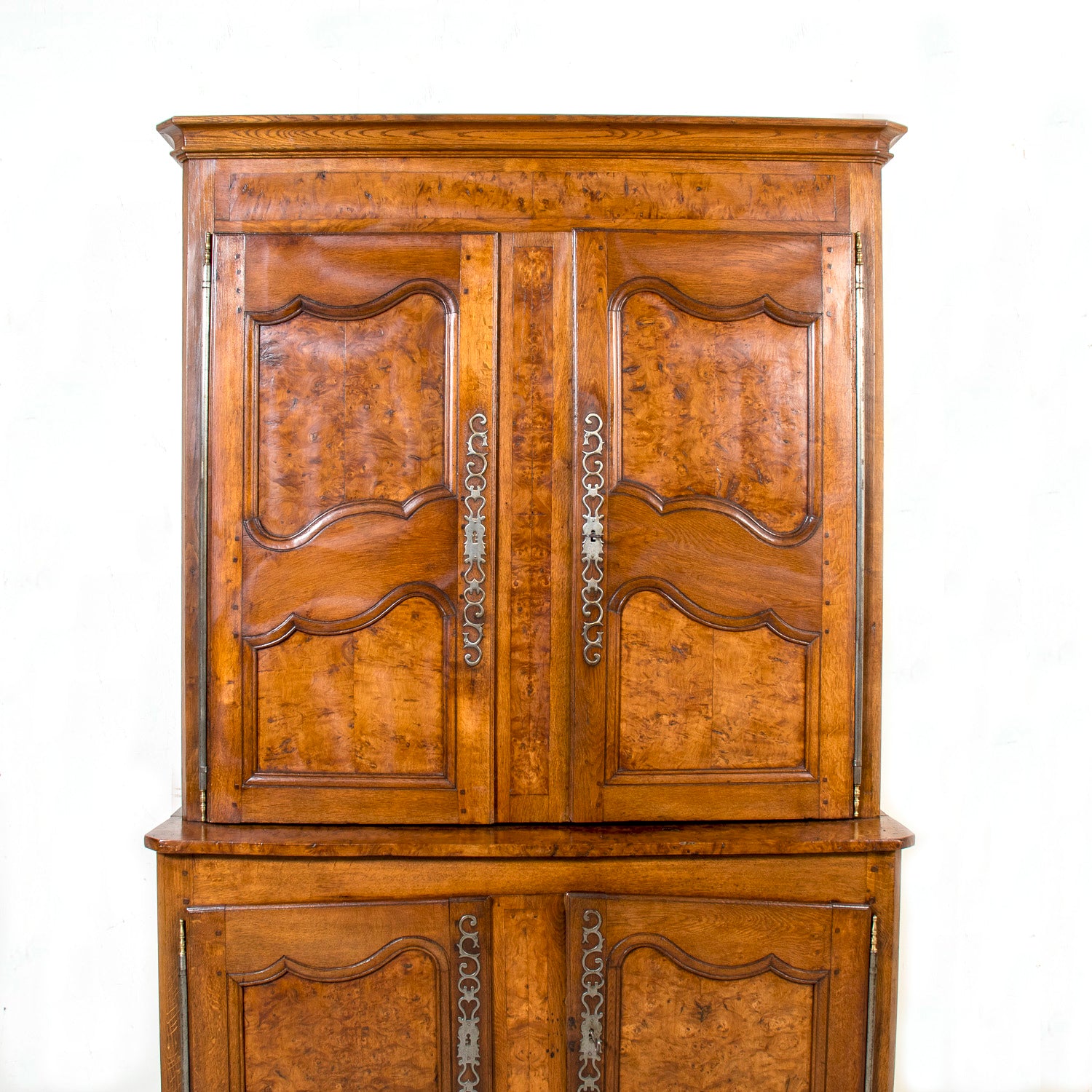 19th Century French Louis XV Style Walnut and Burl Walnut Buffet Deux Corps