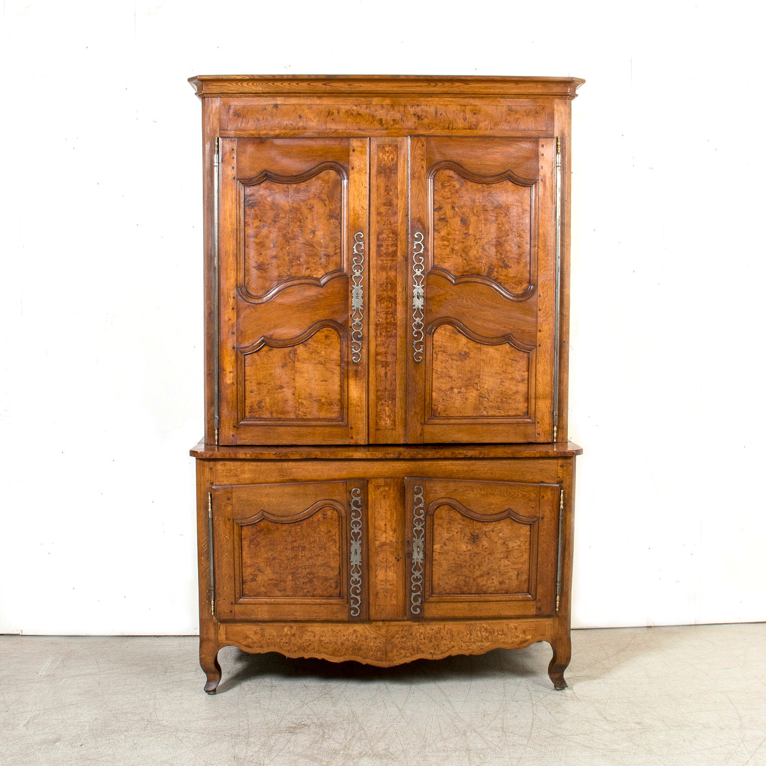 19th Century French Louis XV Style Walnut and Burl Walnut Buffet Deux Corps