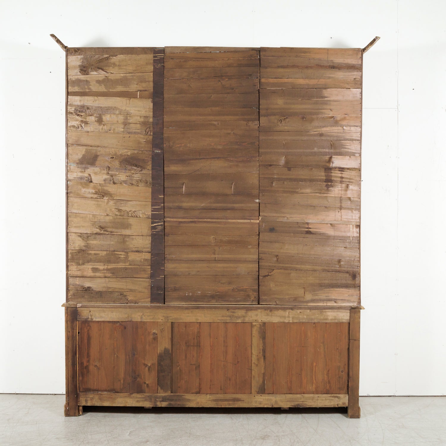 Grand 19th Century French Bleached Pine Bookcase with Painted Interior