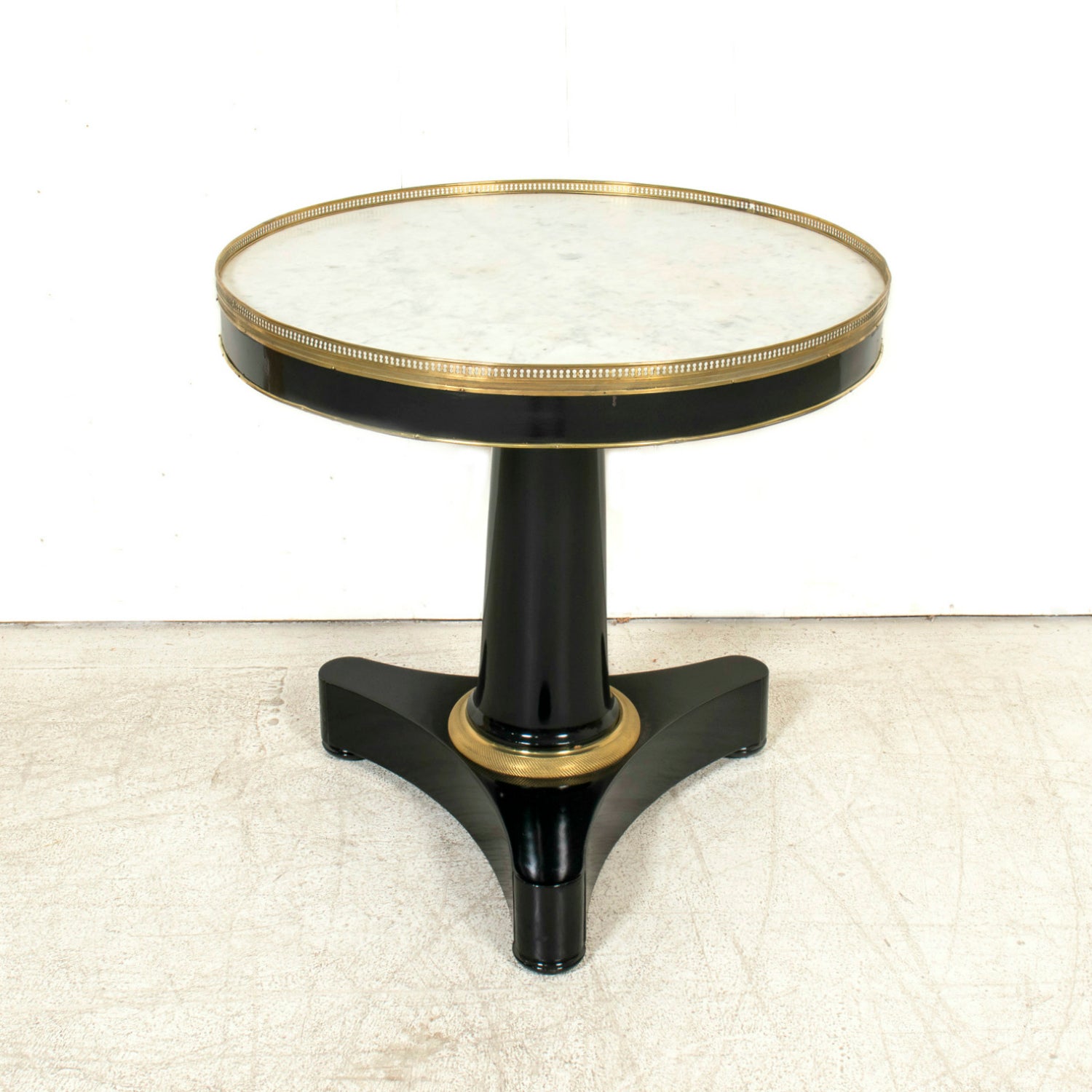 Early 19th Century French Empire Period Ebonized Gueridon Table with Cararra Marble Top