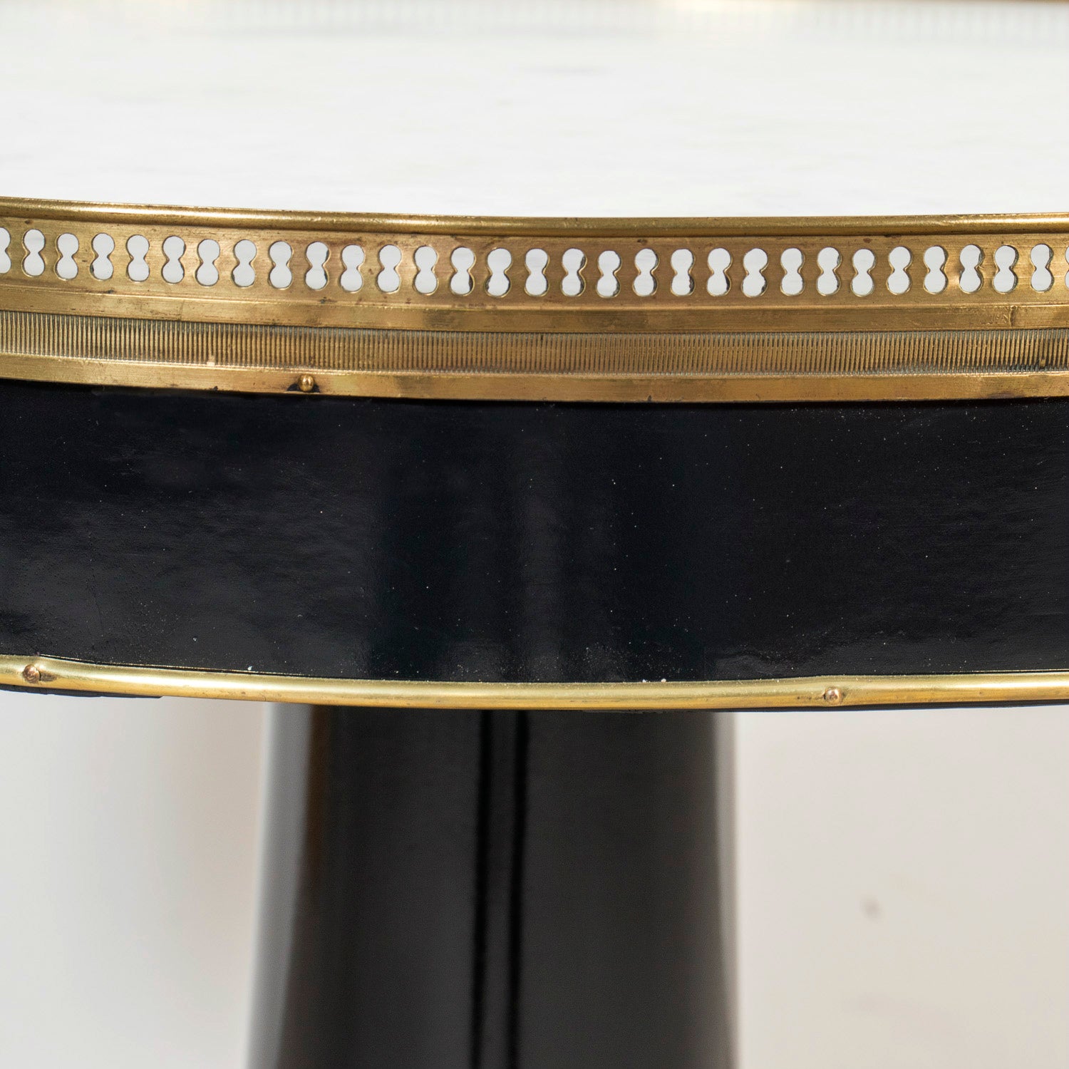 Early 19th Century French Empire Period Ebonized Gueridon Table with Cararra Marble Top