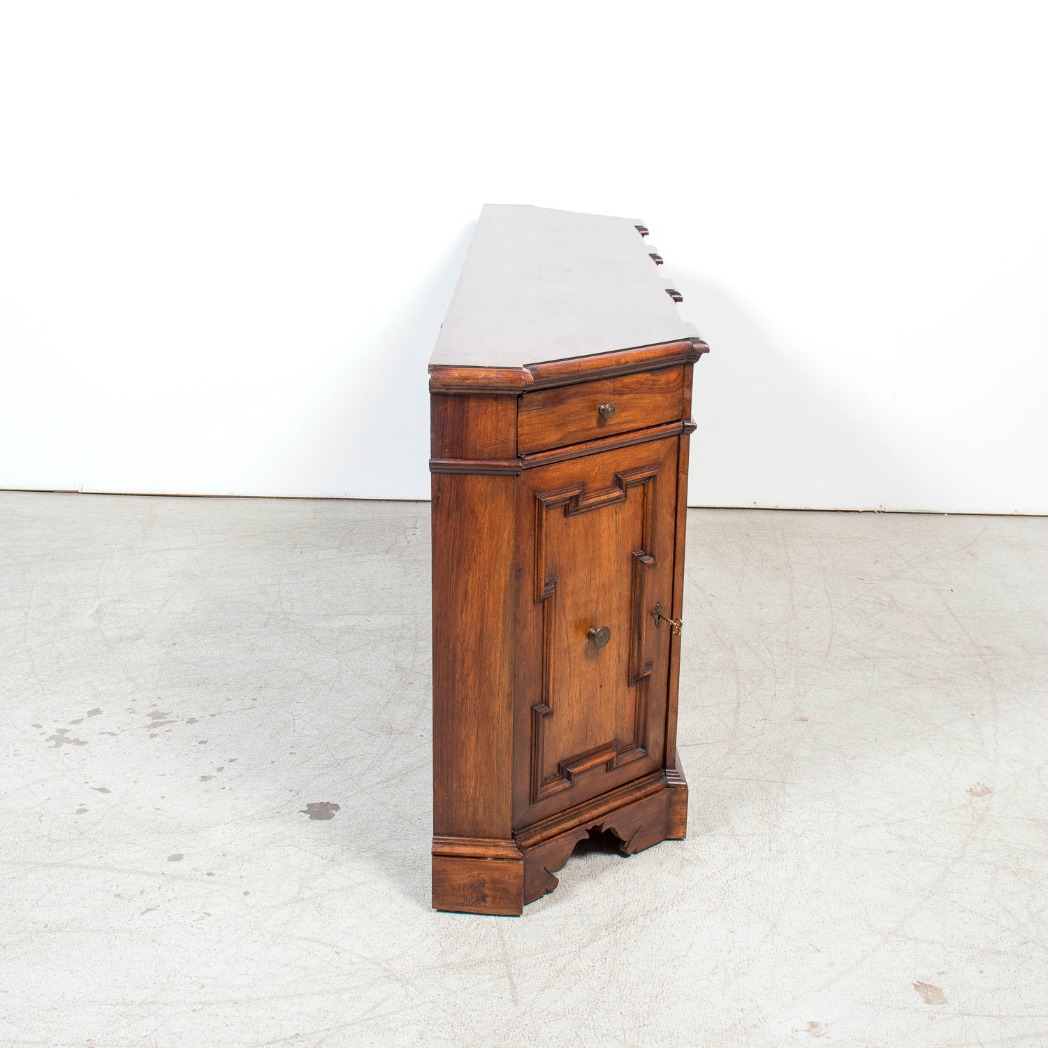 Late 18th Century Carved Italian Baroque Style Walnut Credenza Scantonata