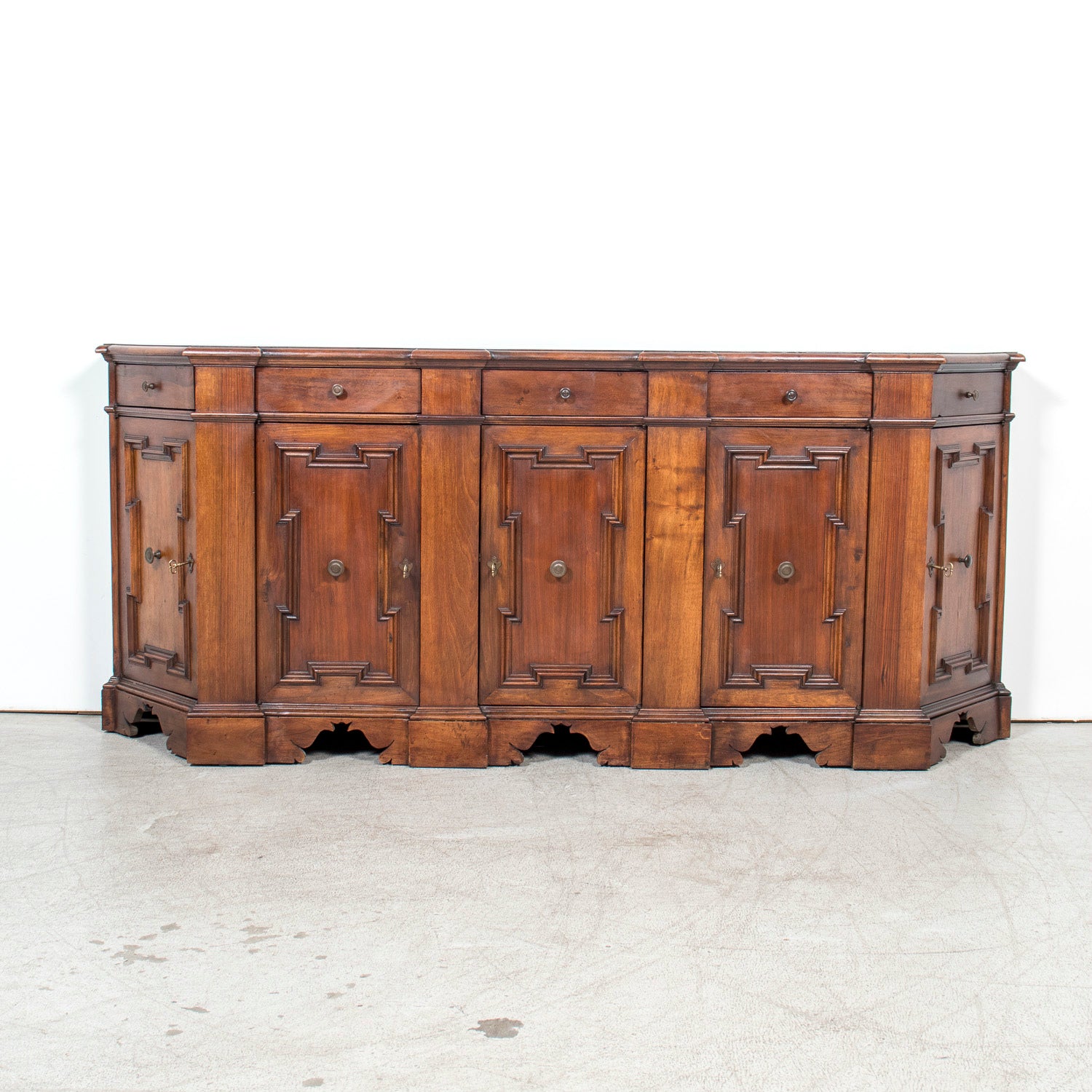 Late 18th Century Carved Italian Baroque Style Walnut Credenza Scantonata