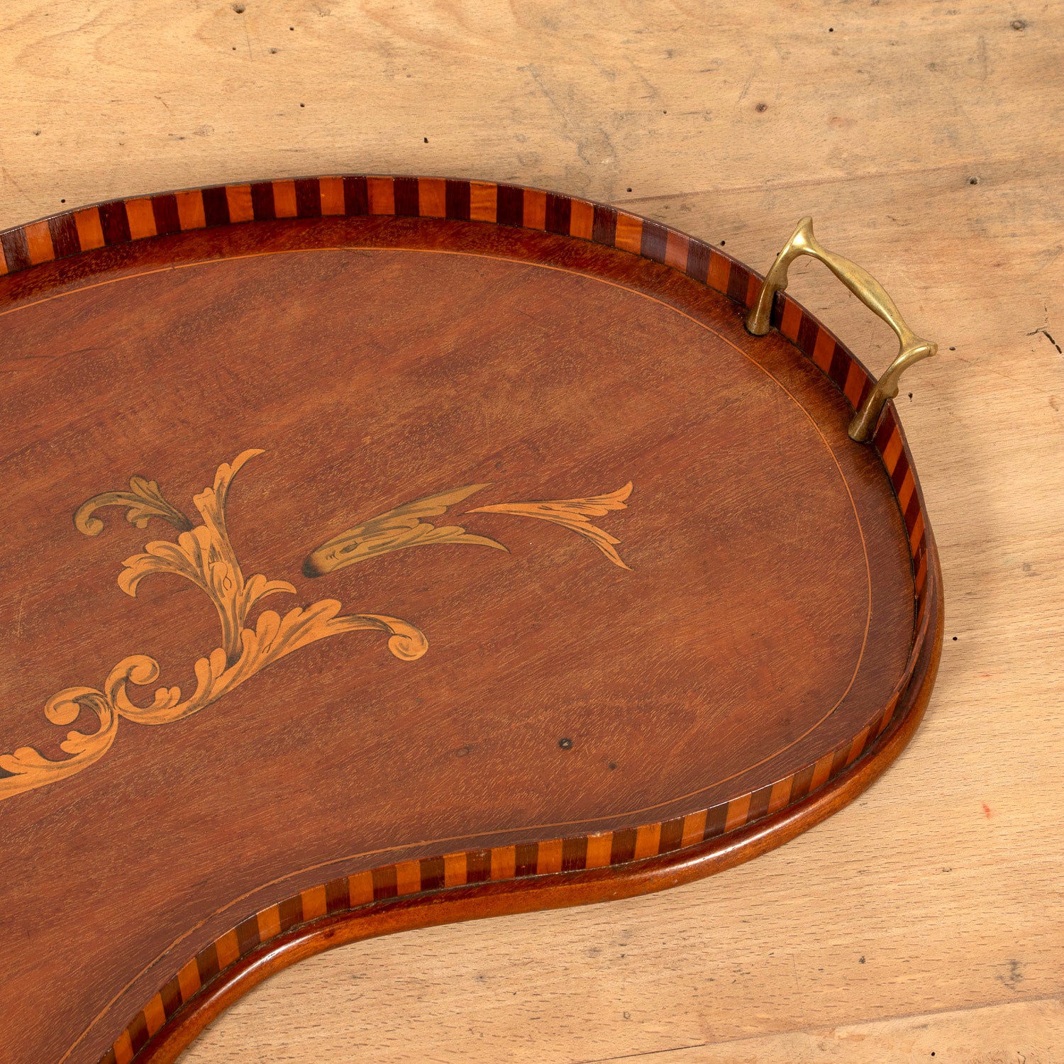 19th Century English George III Mahogany Kidney Shaped Butler's Tray with Brass Handles and Marquetry Inlay