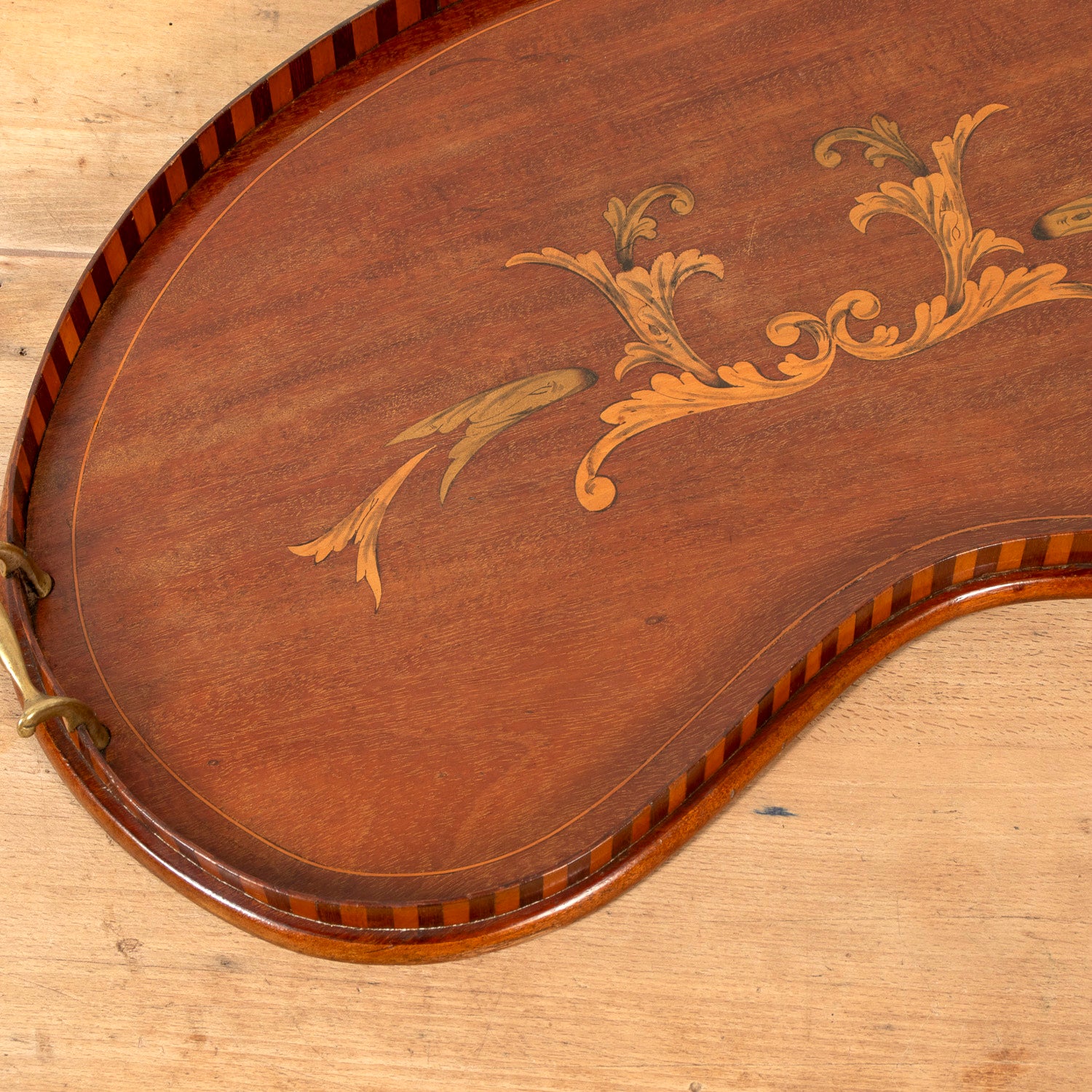 19th Century English George III Mahogany Kidney Shaped Butler's Tray with Brass Handles and Marquetry Inlay