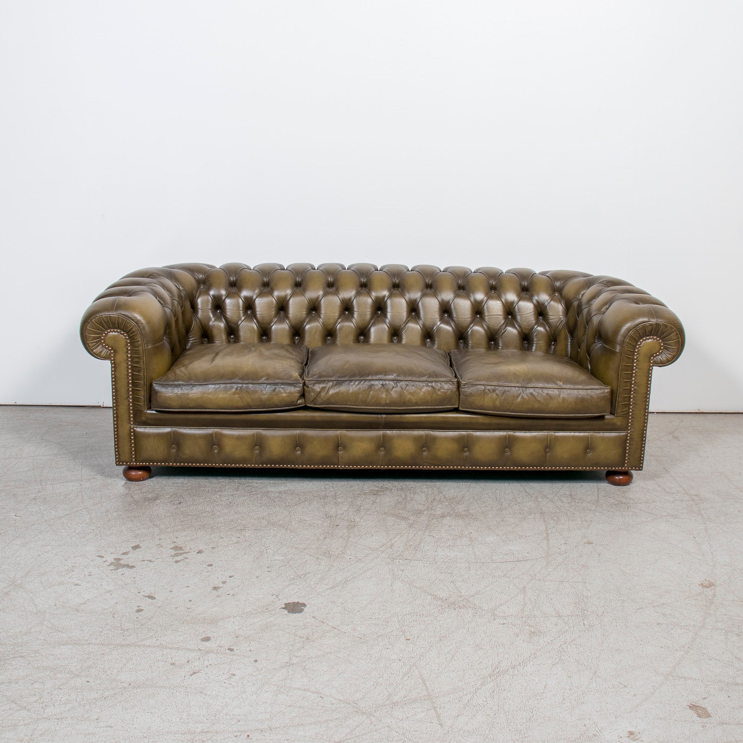 Vintage 1960s English Chesterfield Sofa in Olive Green Leather