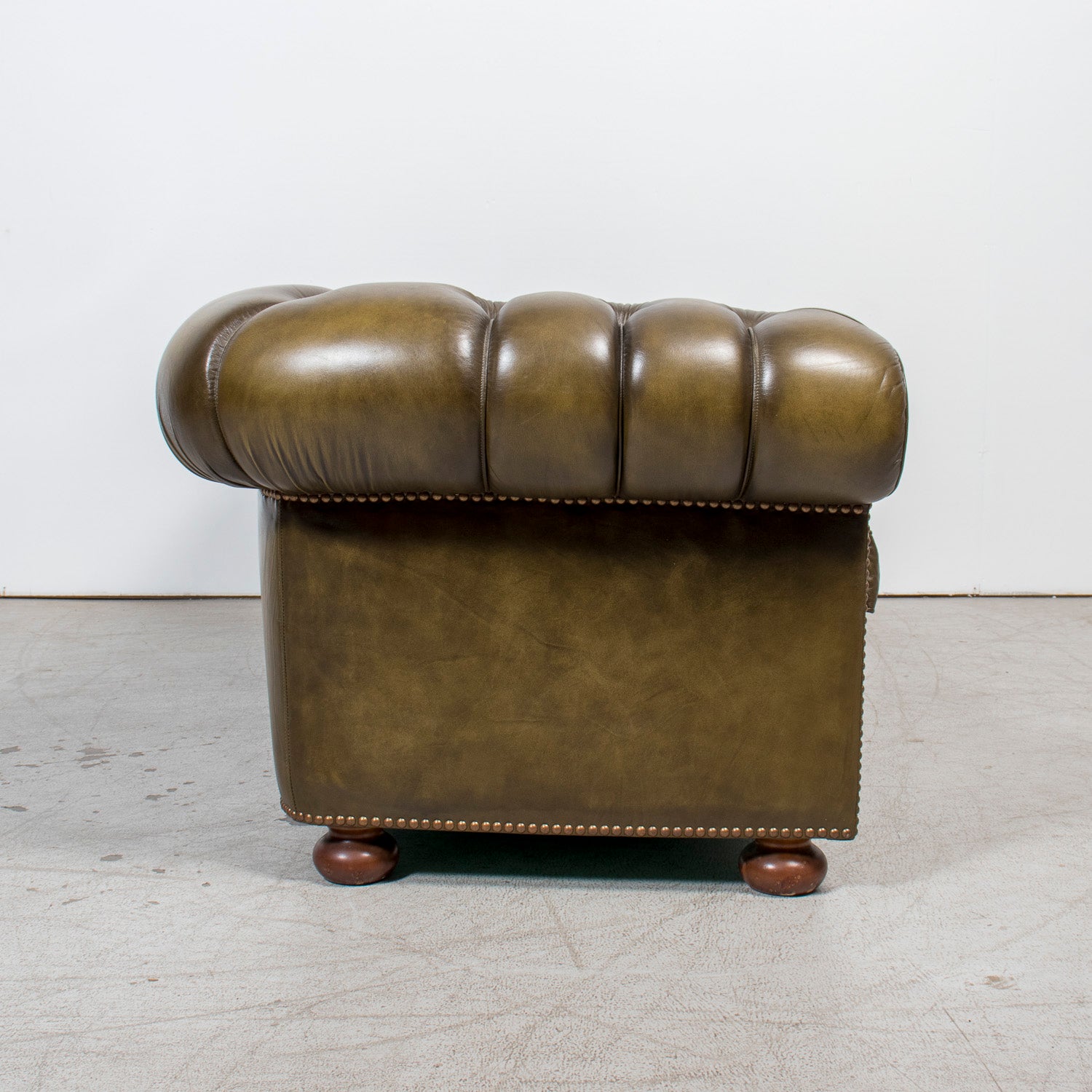 Vintage 1960s English Chesterfield Sofa in Olive Green Leather