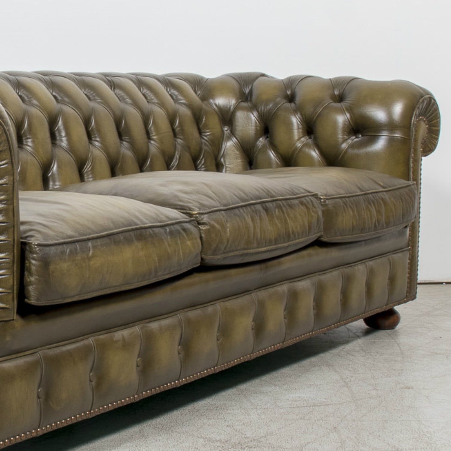 Vintage 1960s English Chesterfield Sofa in Olive Green Leather