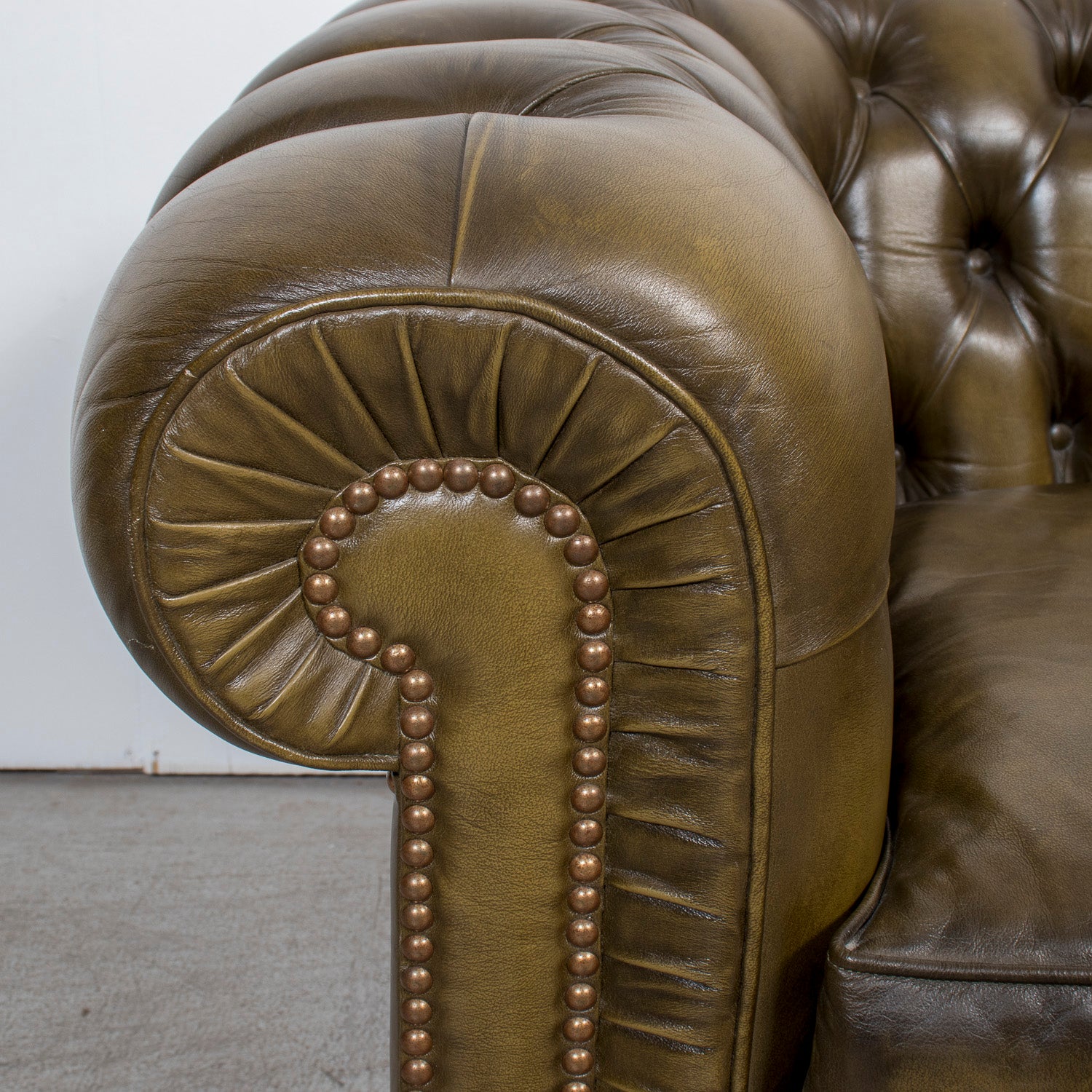 Vintage 1960s English Chesterfield Sofa in Olive Green Leather