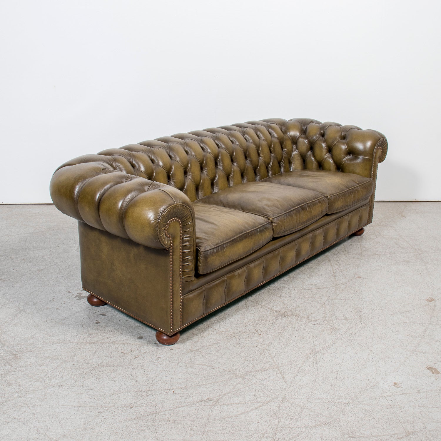 Vintage 1960s English Chesterfield Sofa in Olive Green Leather