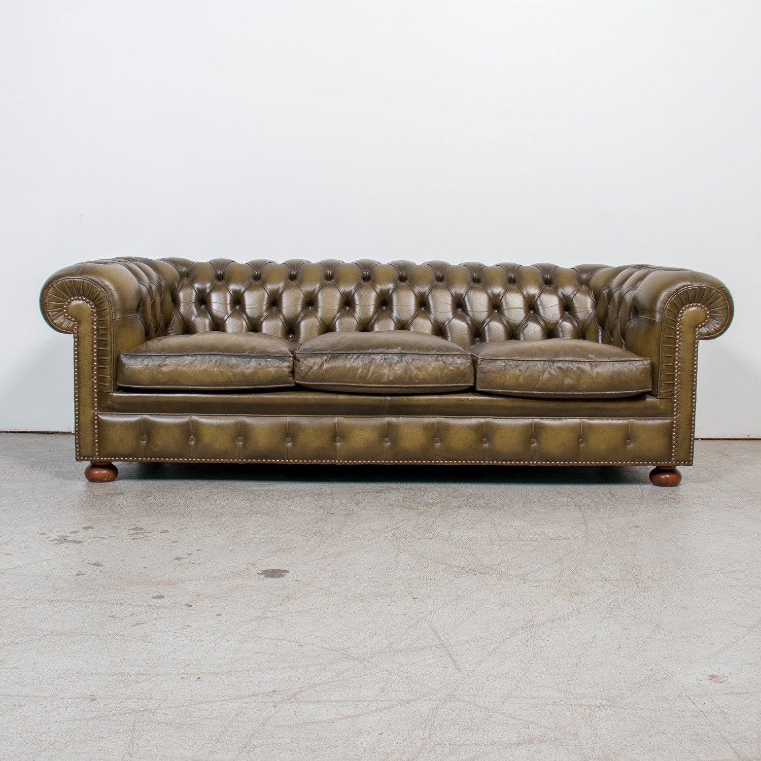 Vintage 1960s English Chesterfield Sofa in Olive Green Leather