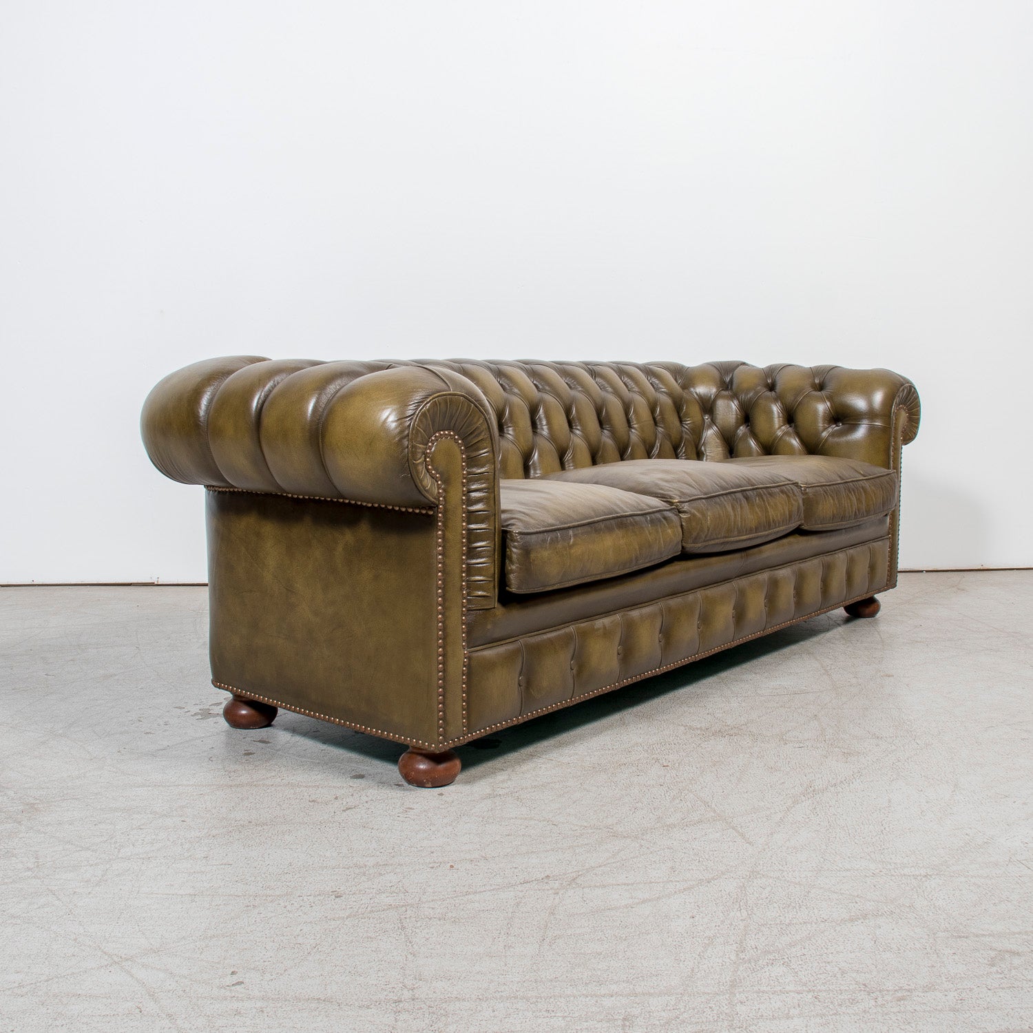 Vintage 1960s English Chesterfield Sofa in Olive Green Leather