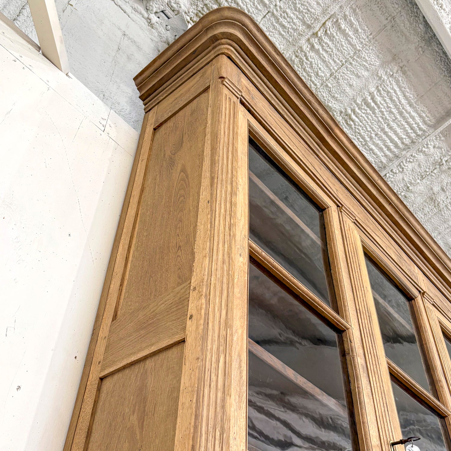 Monumental Early 19th Century French Directoire Period Bleached Oak Bibliothèque à Trois Corps