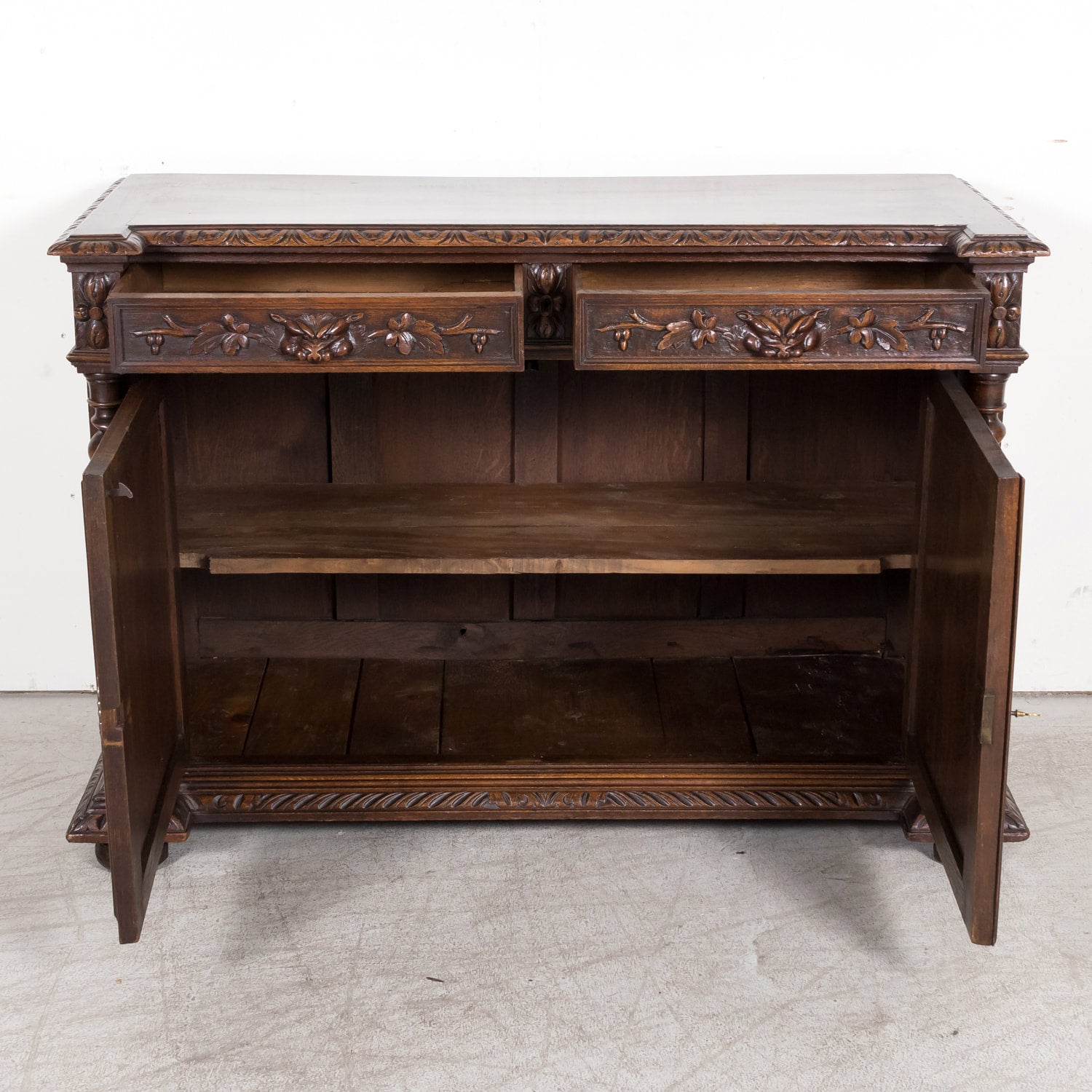 19th Century Antique French Louis XIII Style Carved Oak Buffet de Chasse or Hunting Buffet 