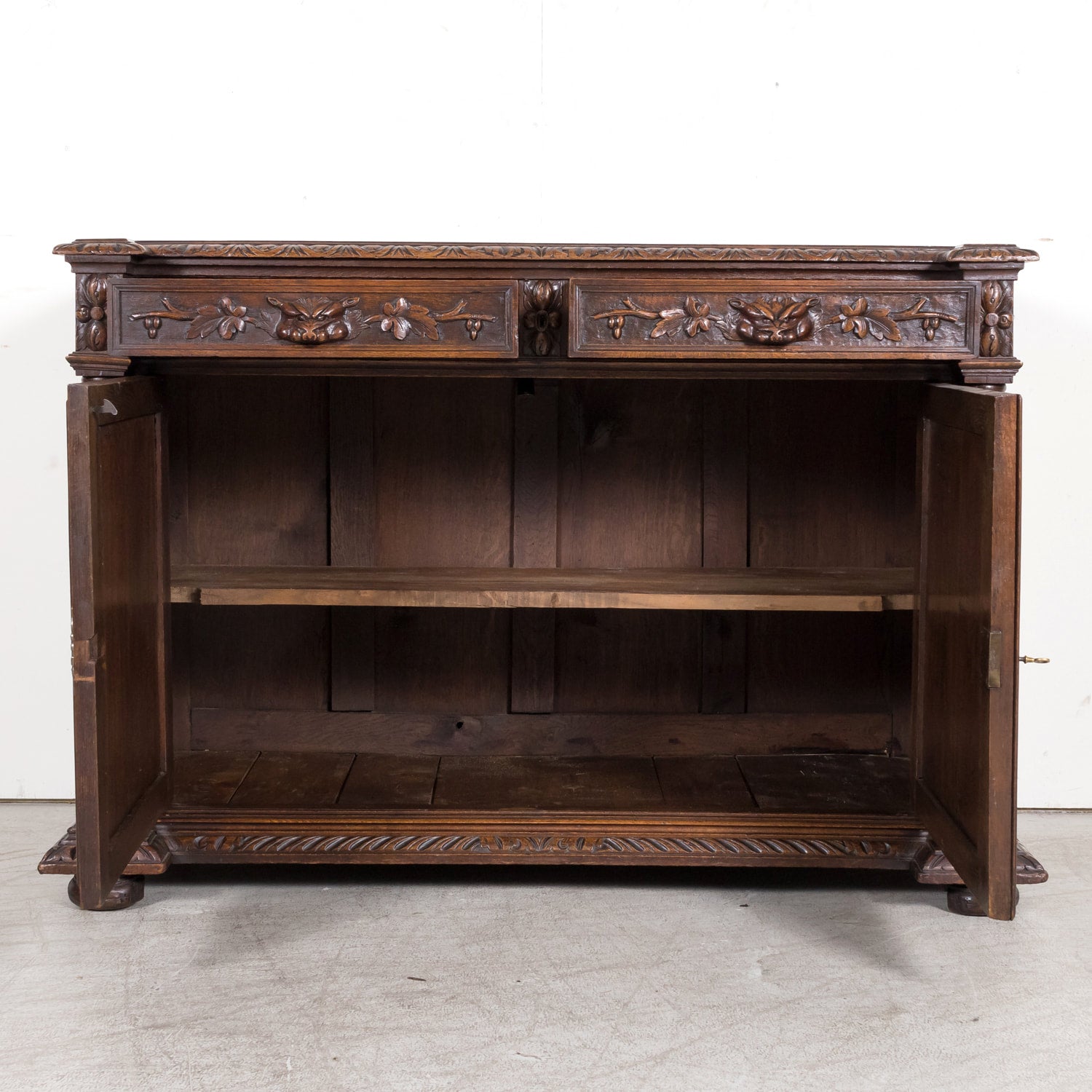 19th Century Antique French Louis XIII Style Carved Oak Buffet de Chasse or Hunting Buffet 