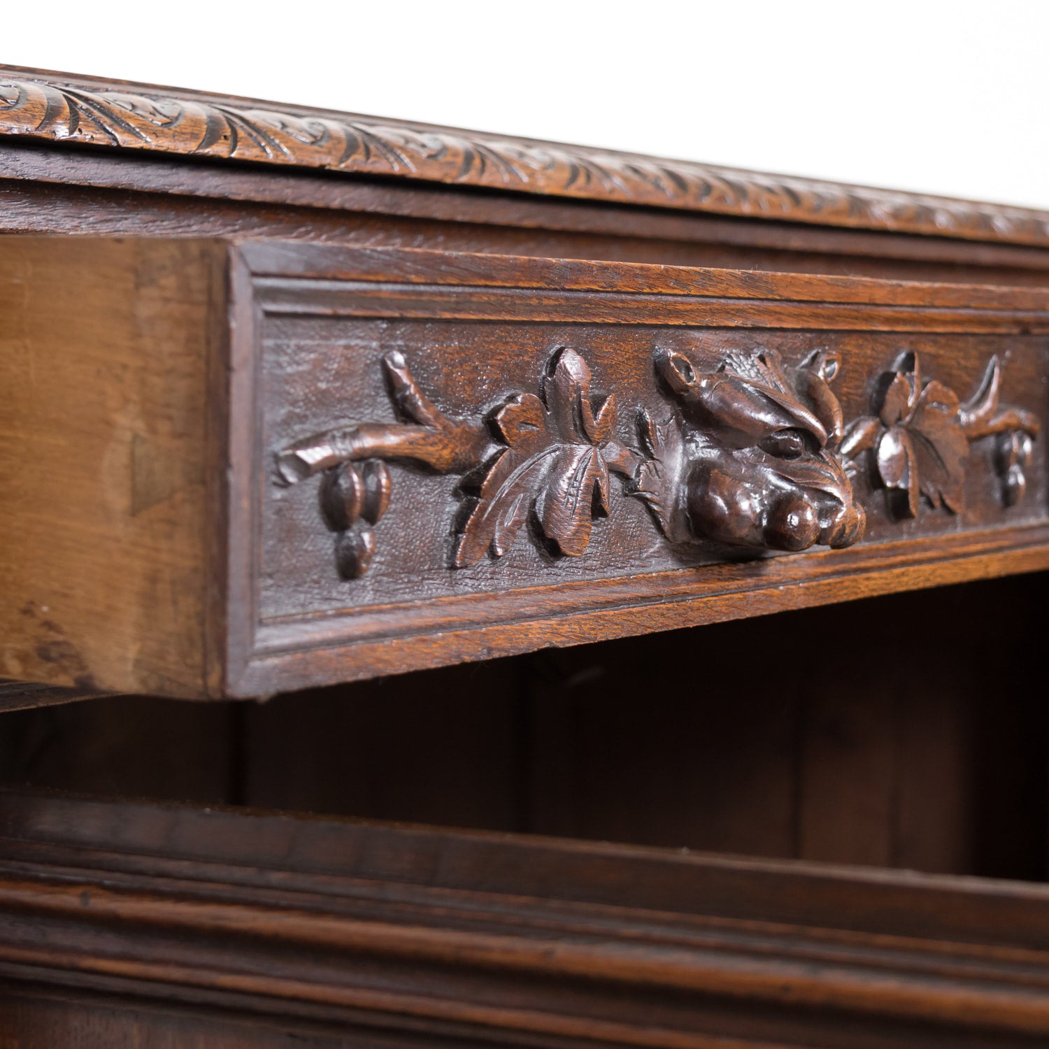 19th Century Antique French Louis XIII Style Carved Oak Buffet de Chasse or Hunting Buffet 