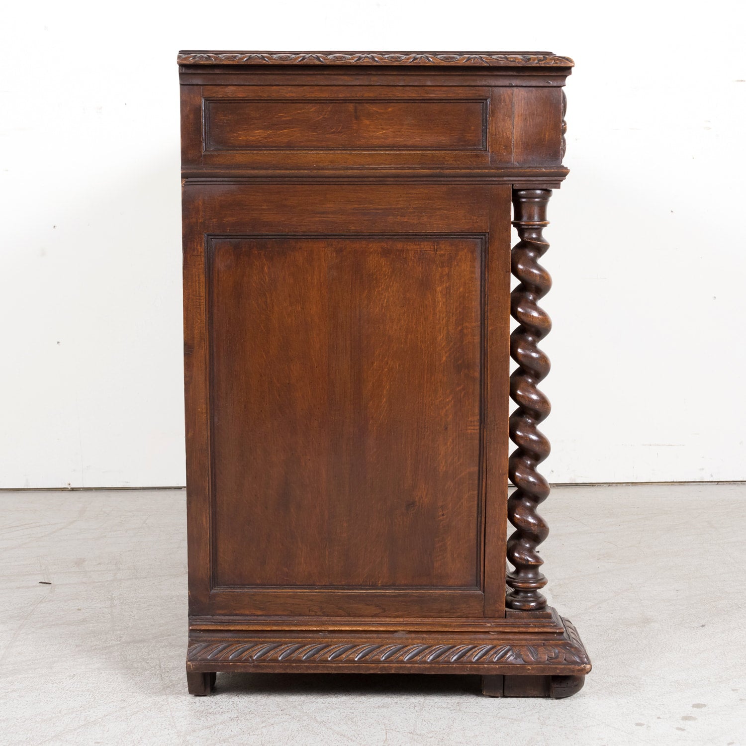 19th Century Antique French Louis XIII Style Carved Oak Buffet de Chasse or Hunting Buffet 