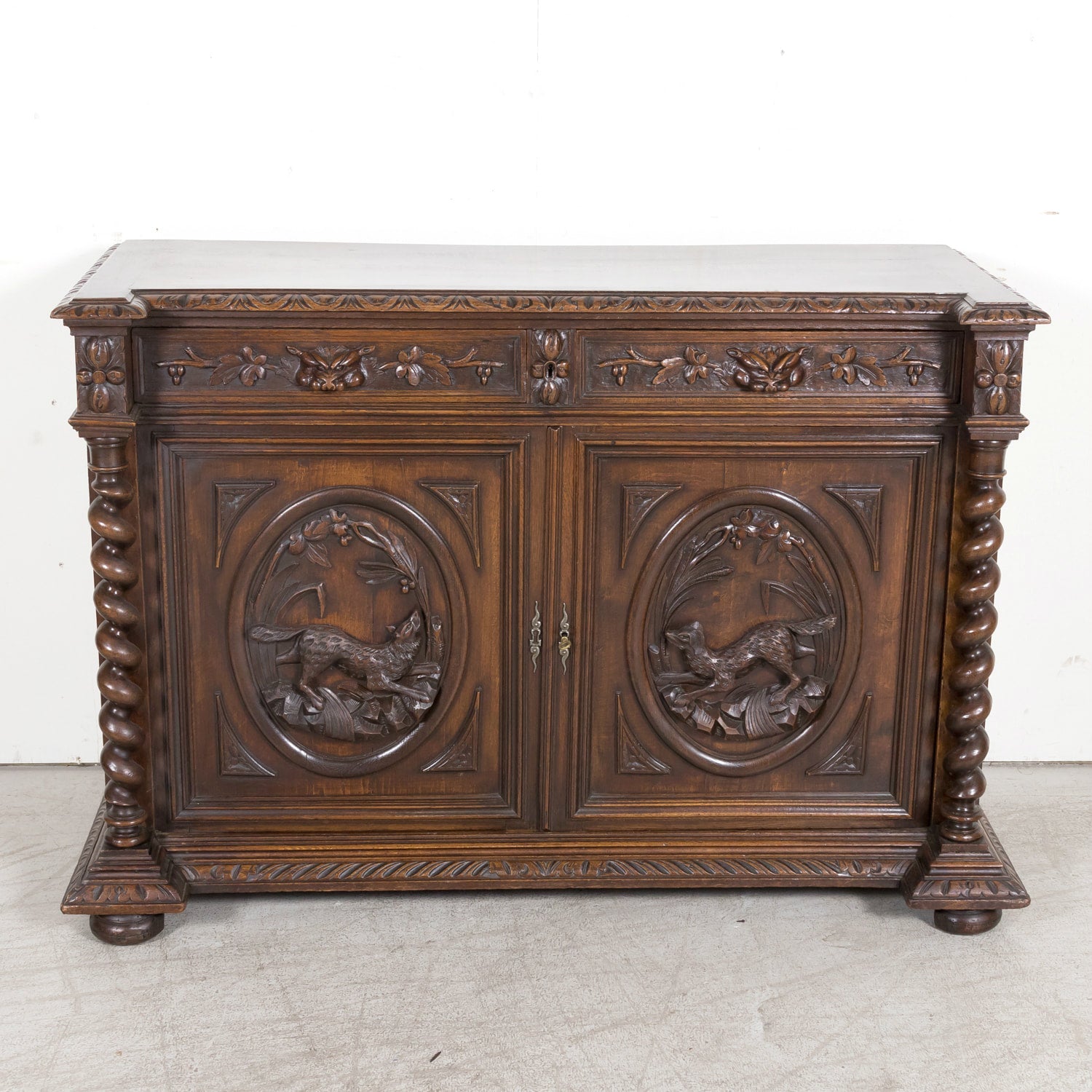19th Century Antique French Louis XIII Style Carved Oak Buffet de Chasse or Hunting Buffet 