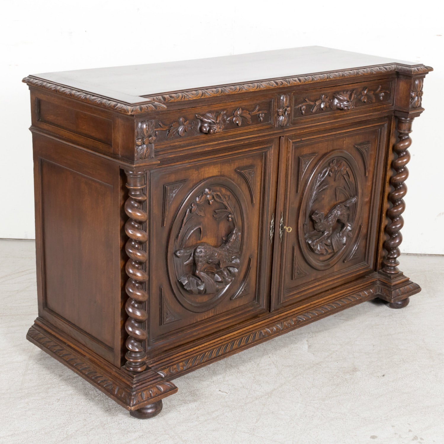 19th Century Antique French Louis XIII Style Carved Oak Buffet de Chasse or Hunting Buffet 