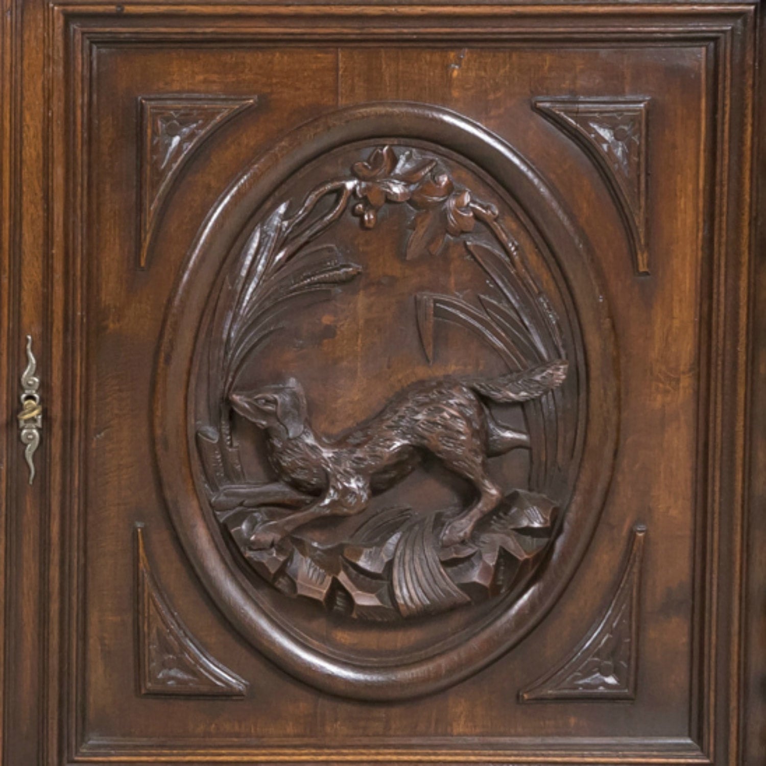 19th Century Antique French Louis XIII Style Carved Oak Buffet de Chasse or Hunting Buffet 