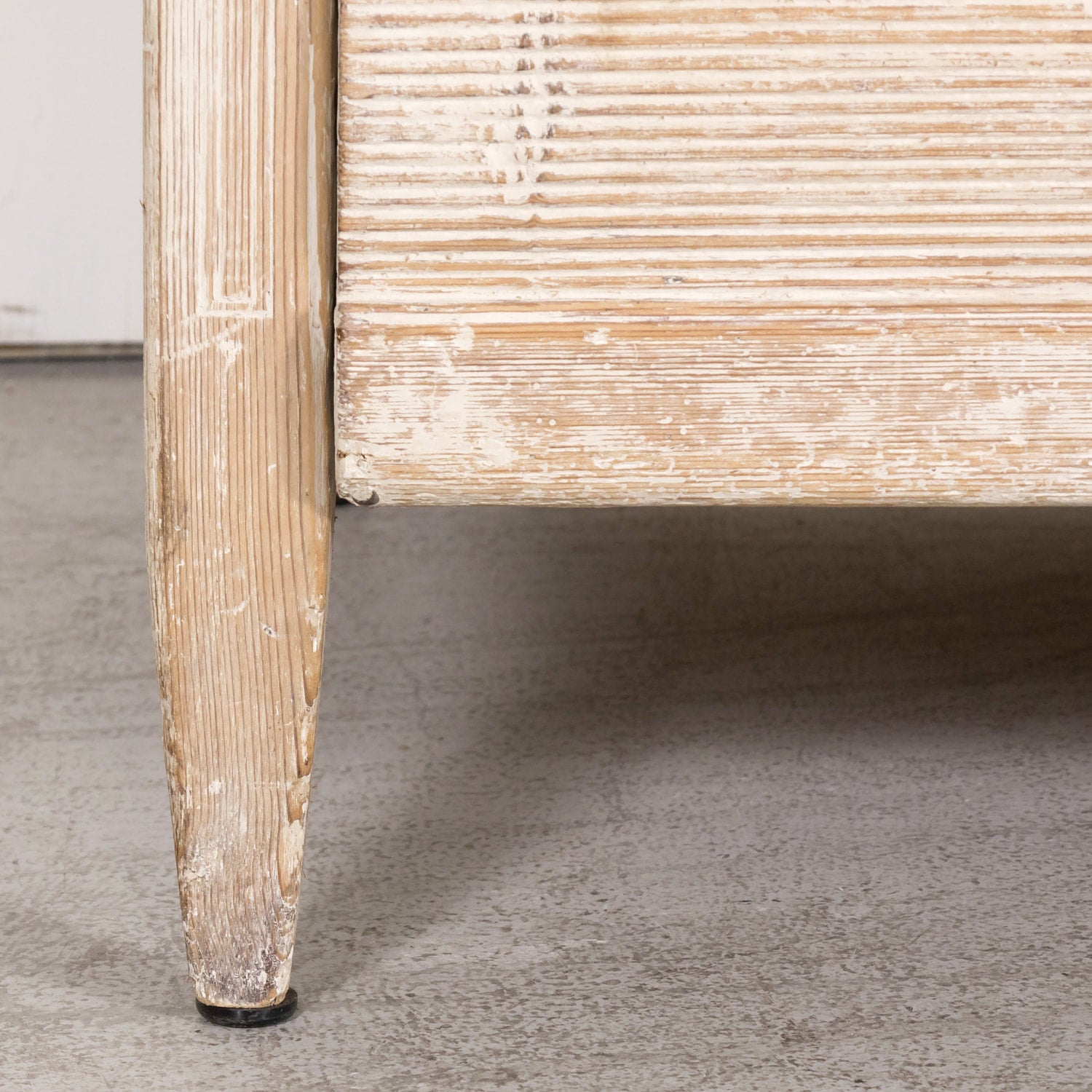 Mid-19th Century Swedish Gustavian Style Painted Stick Back Sofa Bench with Lift Seat