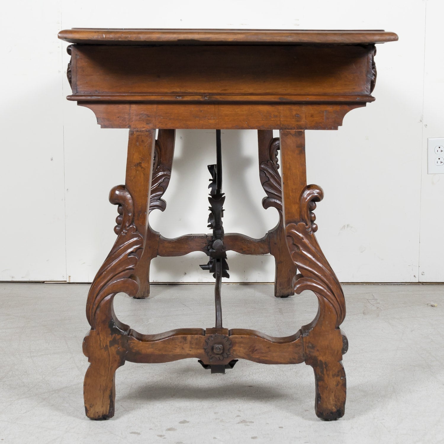 Early 19th Century Italian Baroque Style Walnut Fratino Console Table or Desk with Drawers