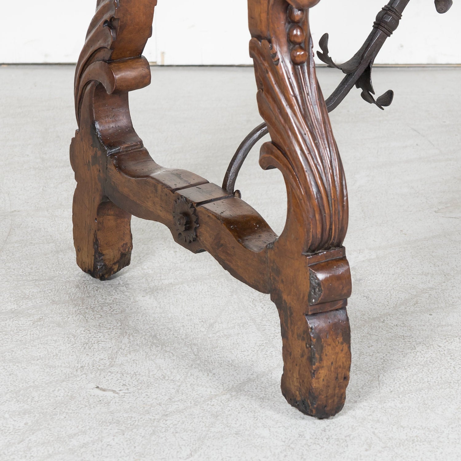 Early 19th Century Italian Baroque Style Walnut Fratino Console Table or Desk with Drawers