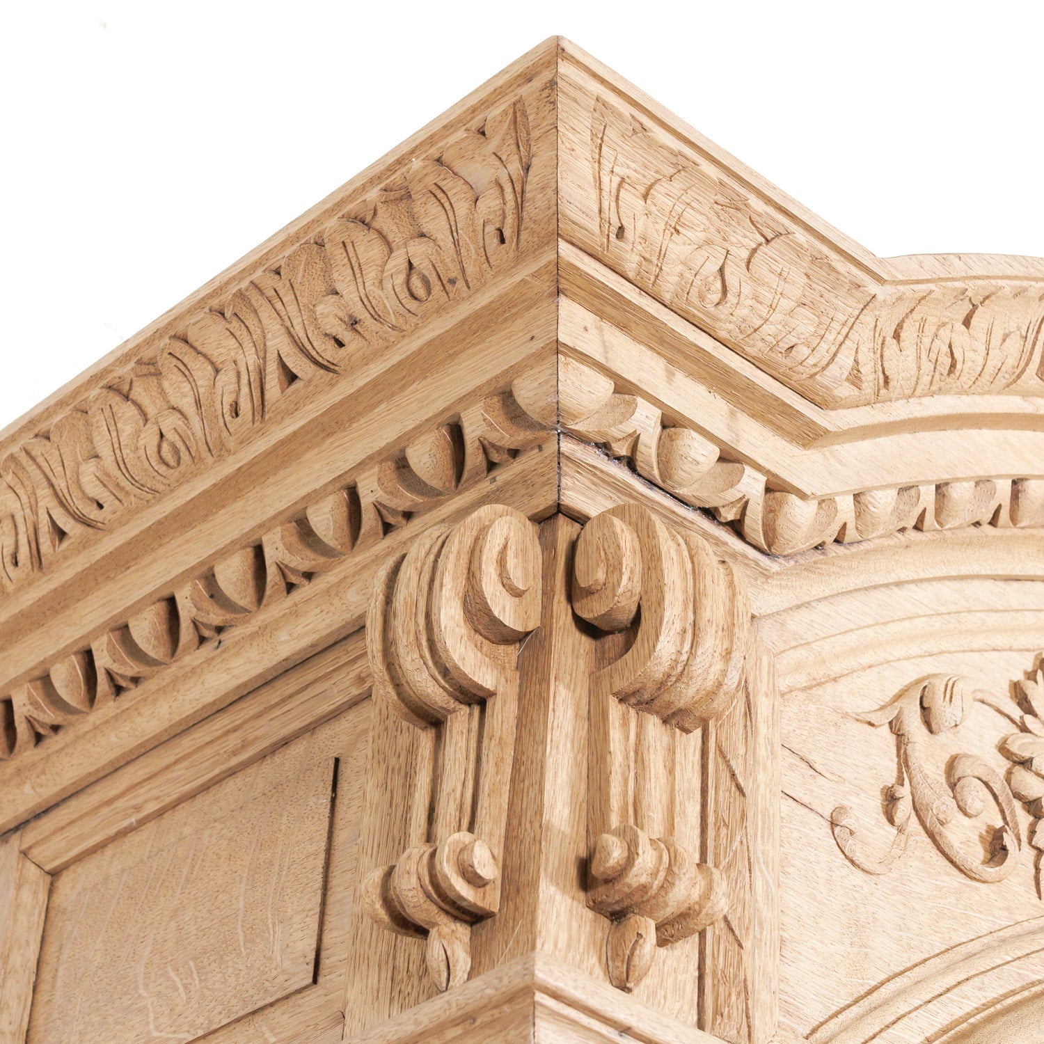 Mid-19th Century French Louis XIII Style Hunting Buffet Deux Corps or Bibliotheque de Chasse