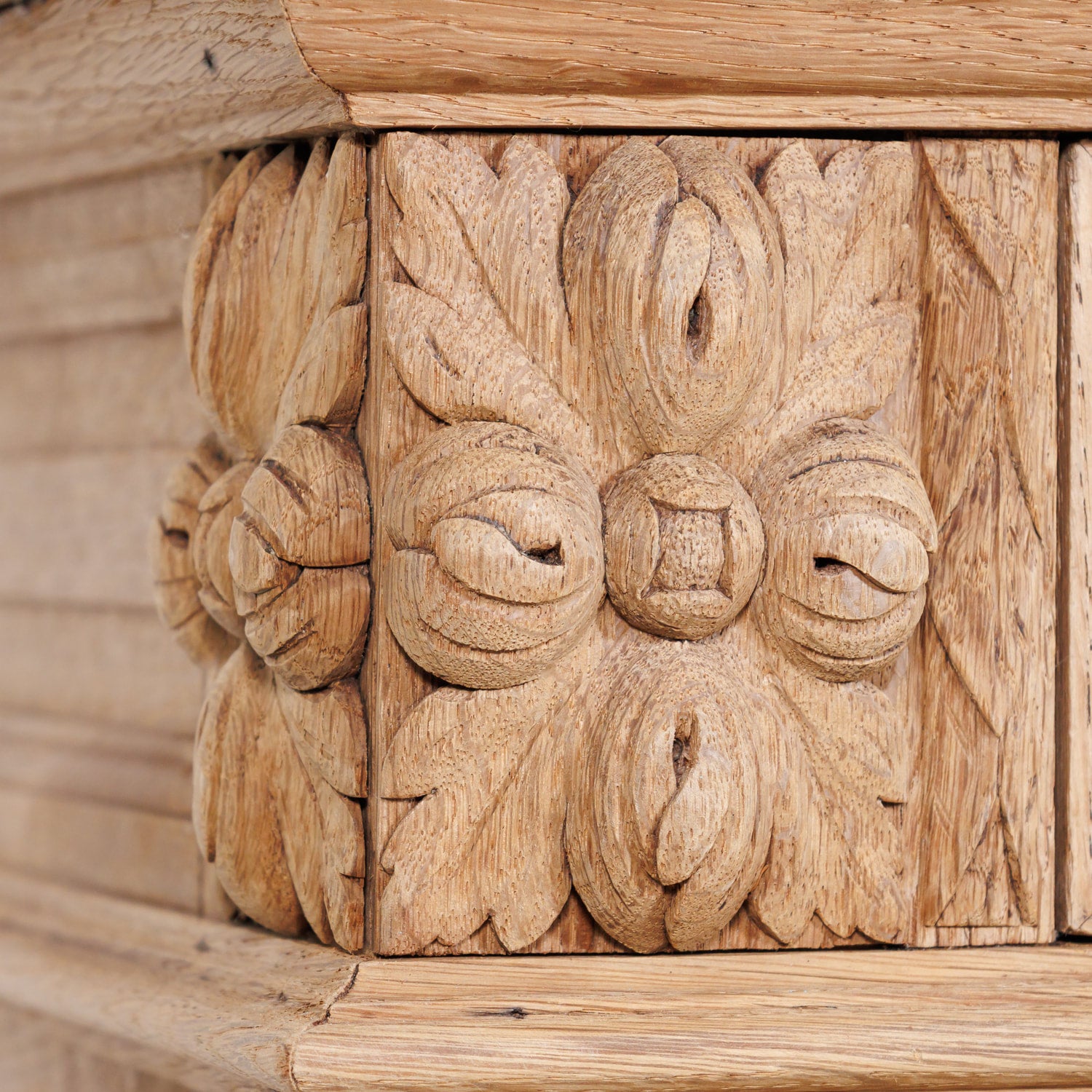 Mid-19th Century French Louis XIII Style Hunting Buffet Deux Corps or Bibliotheque de Chasse