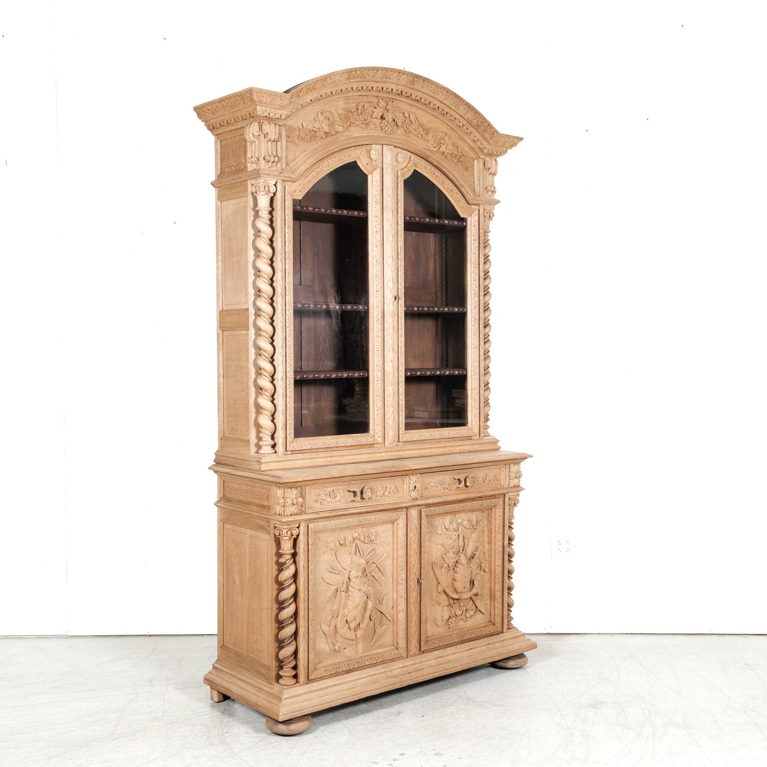 Mid-19th Century French Louis XIII Style Hunting Buffet Deux Corps or Bibliotheque de Chasse