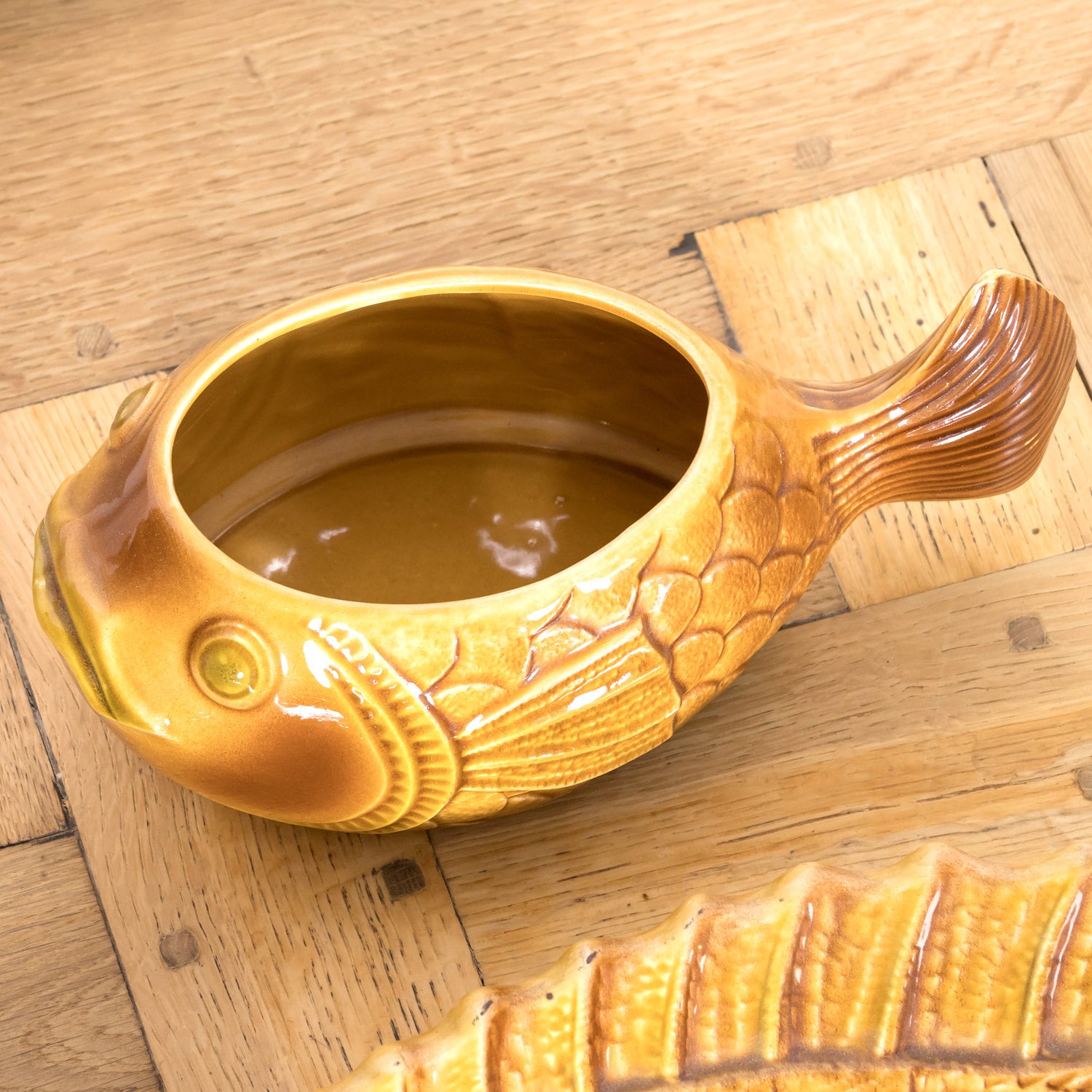 French Sarreguemines 12-Piece Faience Majolica Fish Shaped Seafood or Fish Service