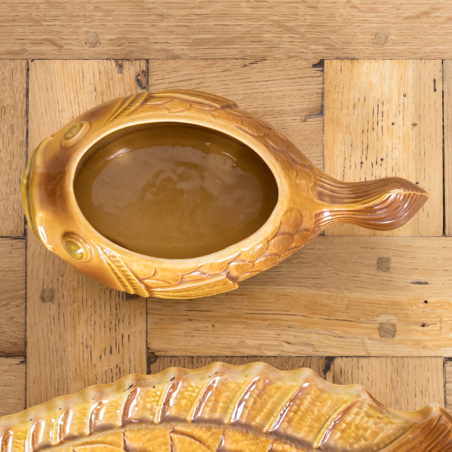 French Sarreguemines 12-Piece Faience Majolica Fish Shaped Seafood or Fish Service