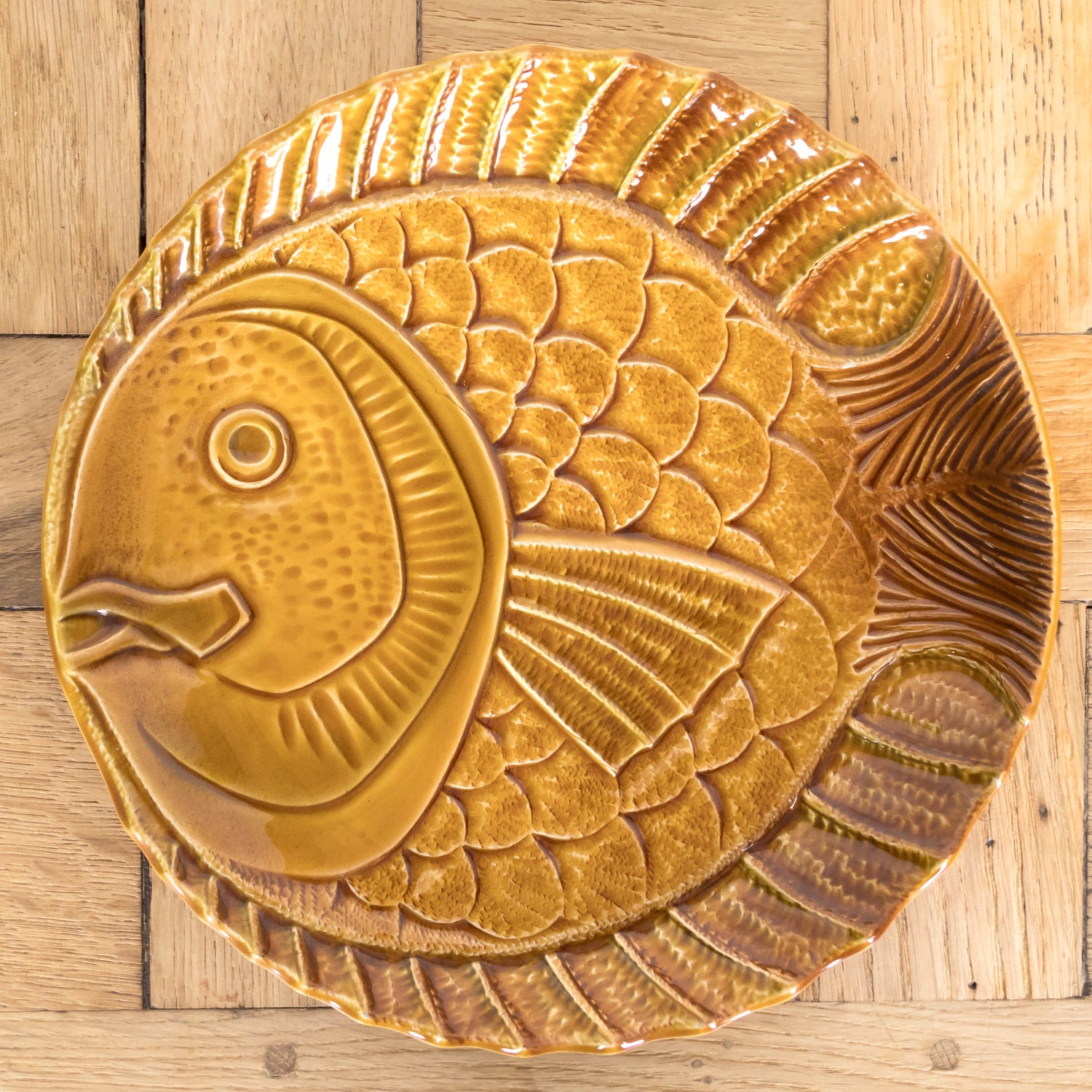 French Sarreguemines 12-Piece Faience Majolica Fish Shaped Seafood or Fish Service