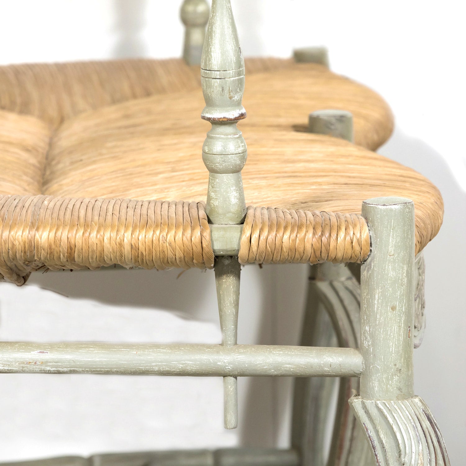 Antique French Provençal Louis XV Style Painted Settee or Radassier with Rush Seat