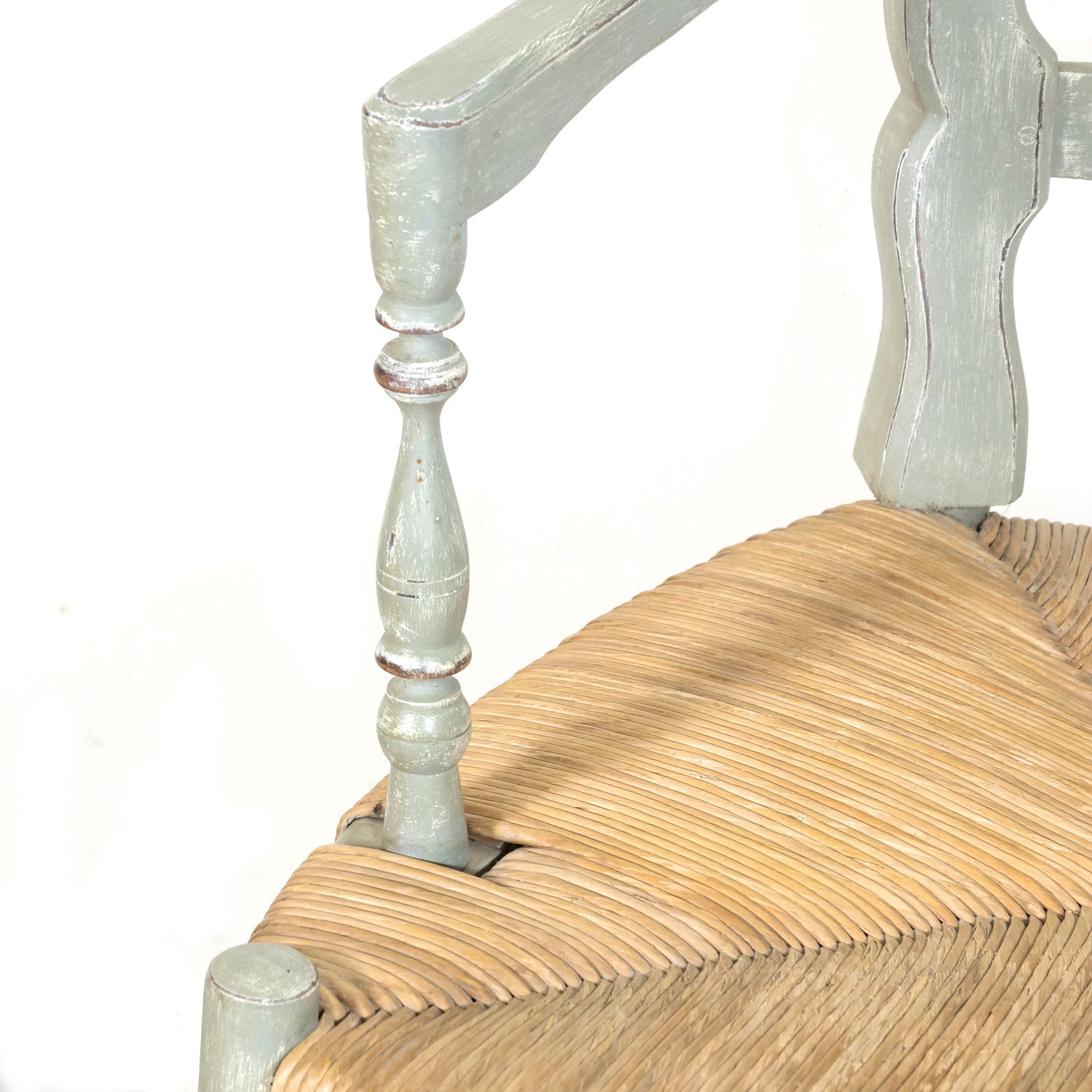 Antique French Provençal Louis XV Style Painted Settee or Radassier with Rush Seat