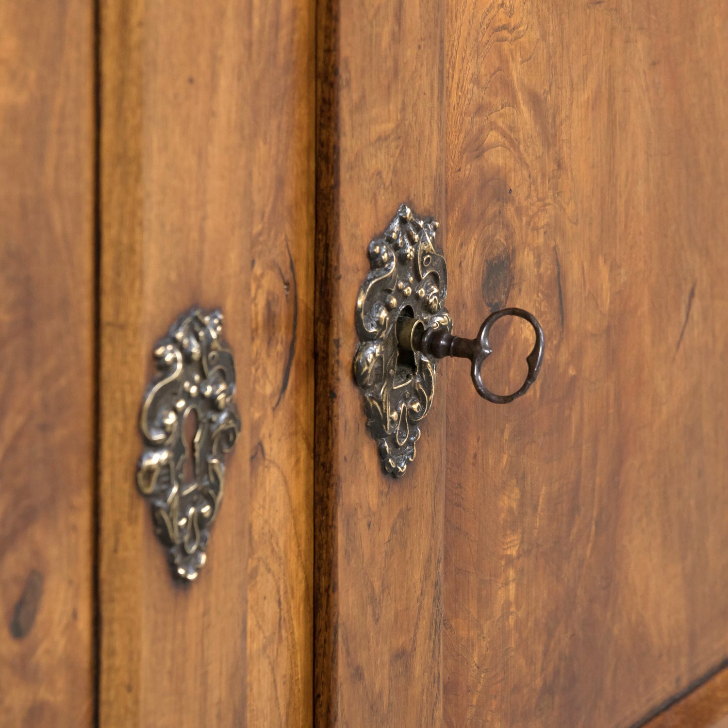 19th Century French Louis Philippe Period Burled Chestnut Buffet