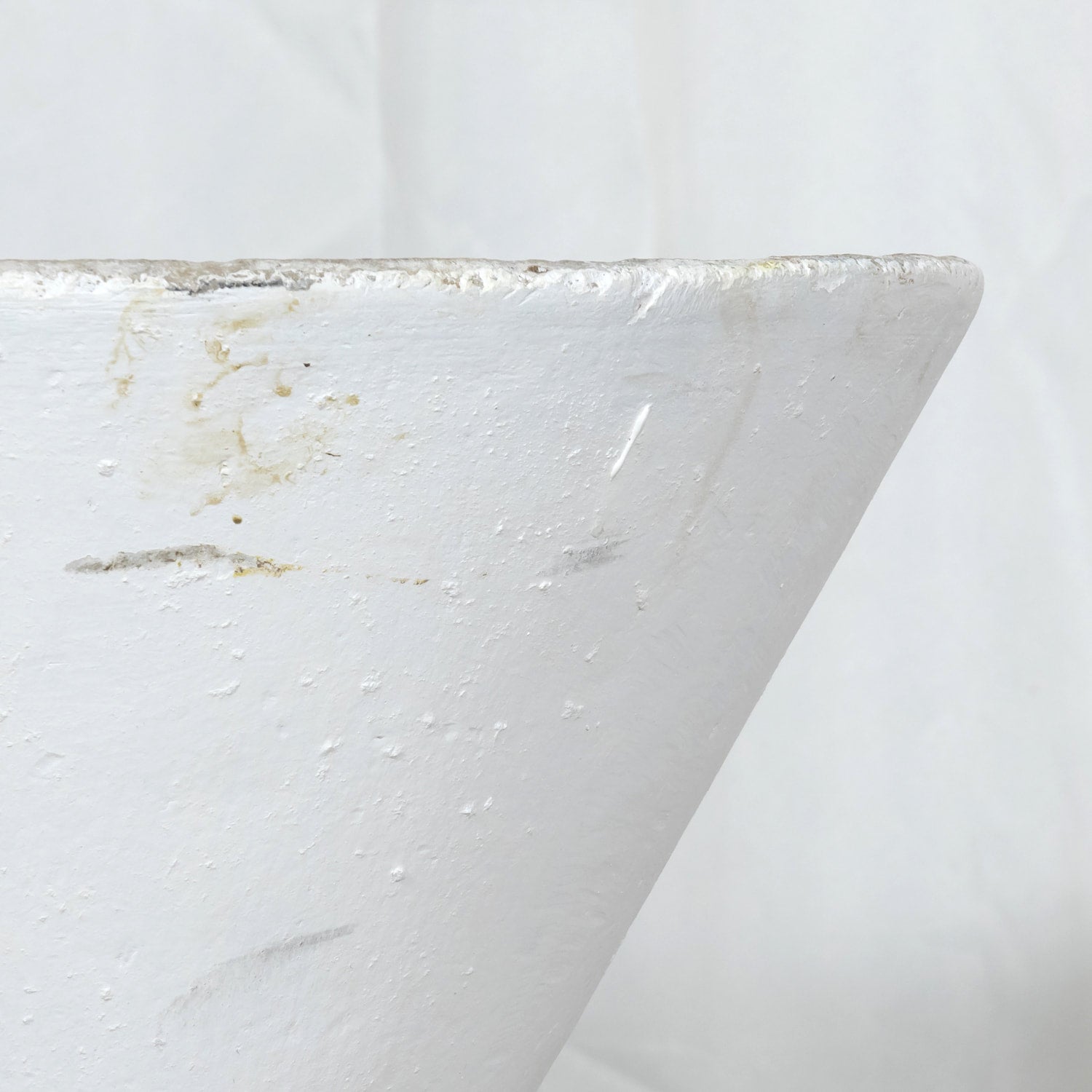 Pair of Mid-Century Modern Willy Guhl Large Hourglass Diablo Planters