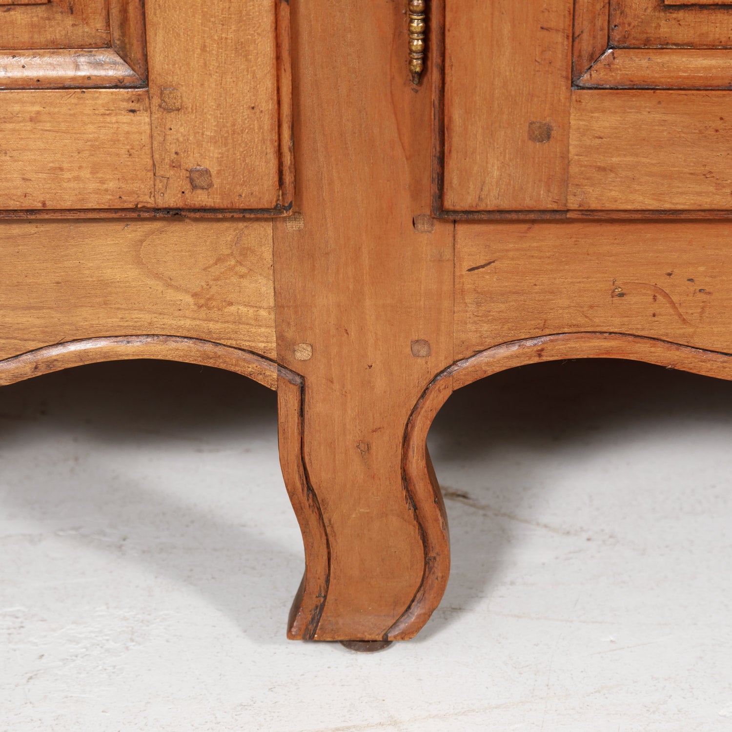 Early 19th Century French Country Louis XV Style Cherry Enfilade Buffet 