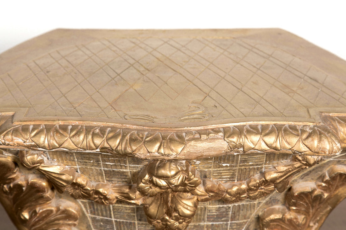 18th Century French Louis XVI Period Carved Giltwood Altar Pedestal 