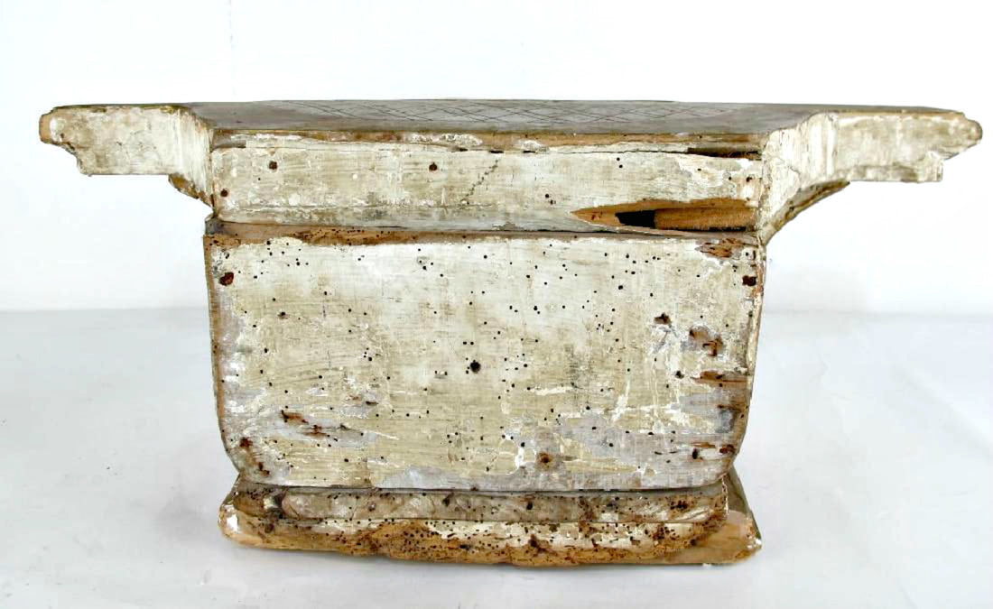 18th Century French Louis XVI Period Carved Giltwood Altar Pedestal 