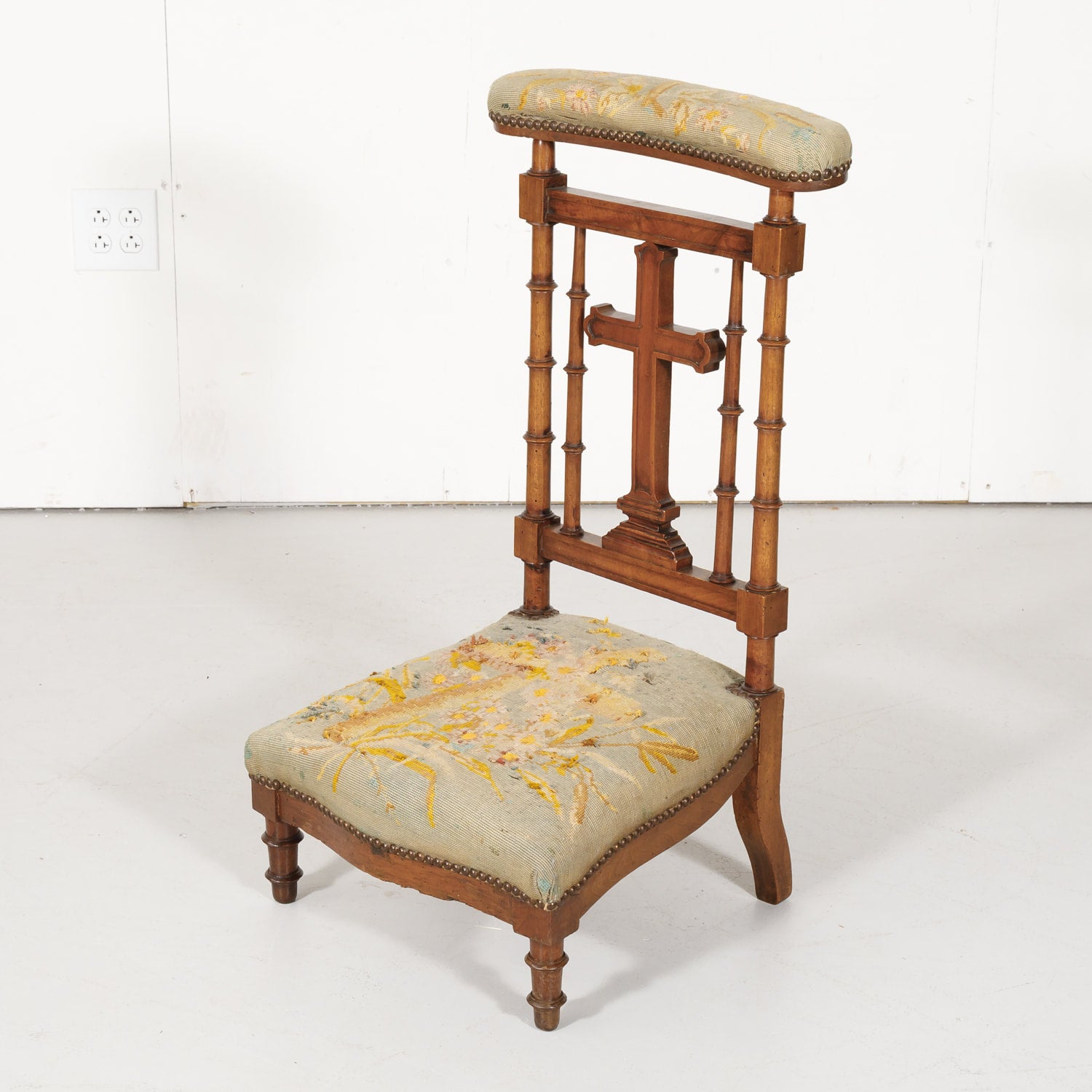 19th Century French Napoleon III Period Prie Dieu or Prayer Chair with Original Needlepoint 