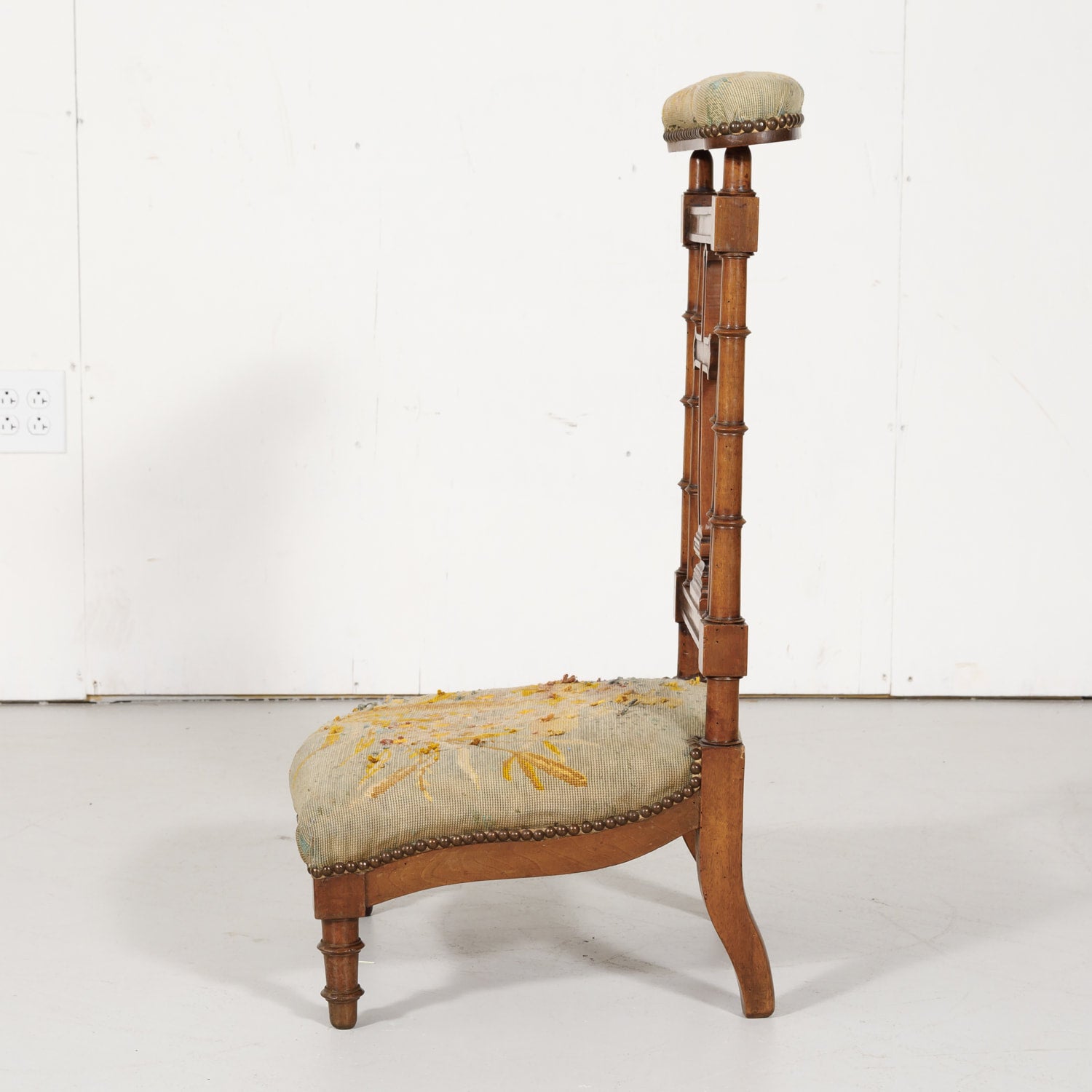 19th Century French Napoleon III Period Prie Dieu or Prayer Chair with Original Needlepoint 