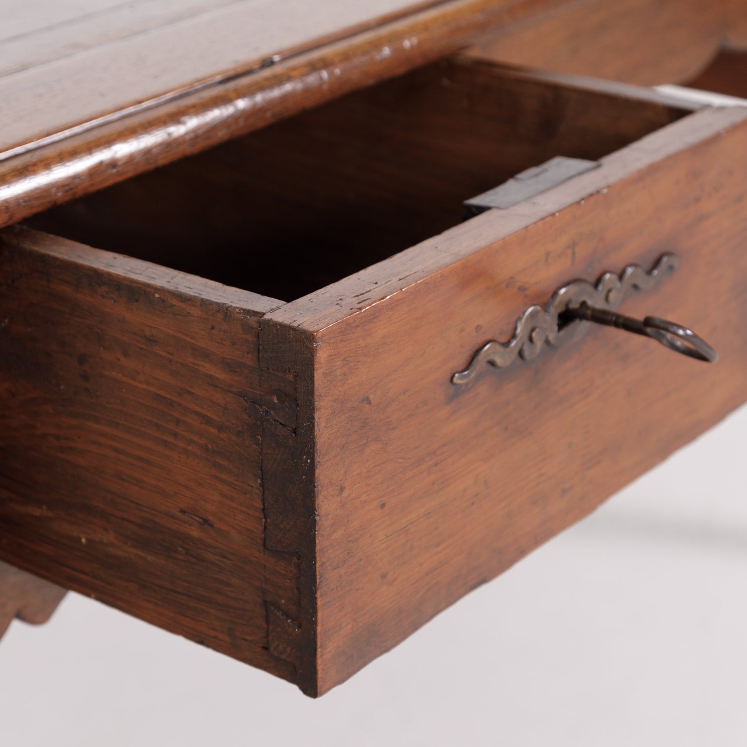 18th Century Louis XV-Louis XVI Transition Period Desk with Tooled Leather Top