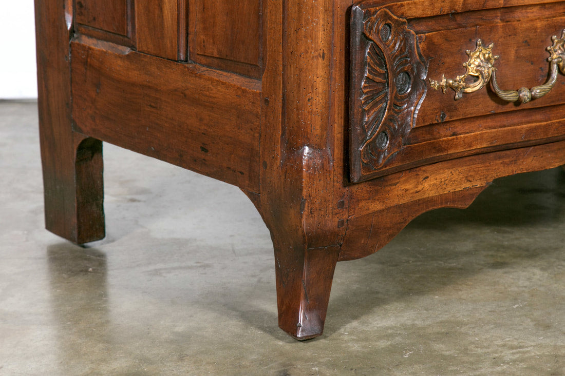 Exceptional 18th Century Regence Period Lyonnaise Commode Galbé 